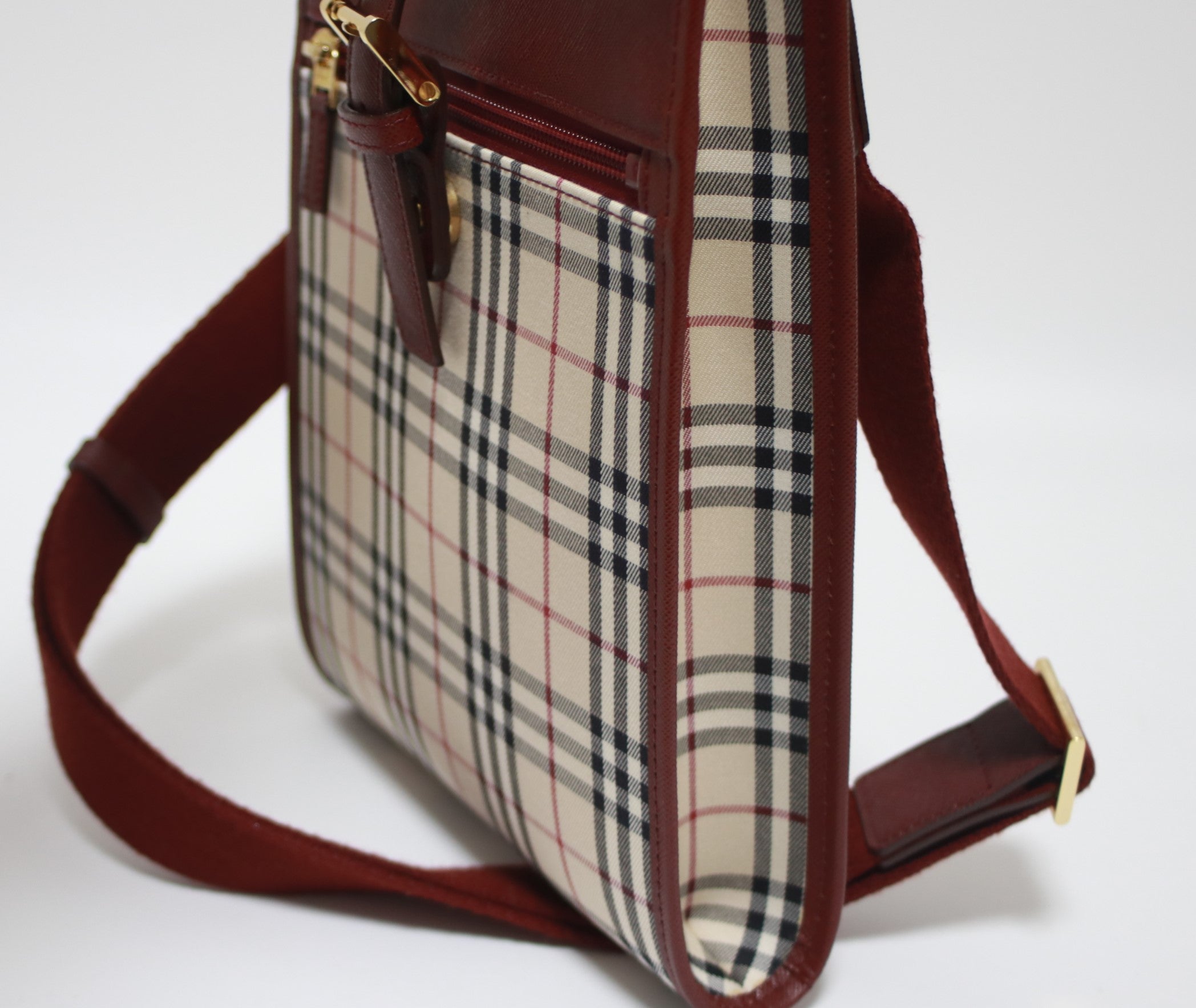 Burberry Shoulder Bag Wine color and beige Used
