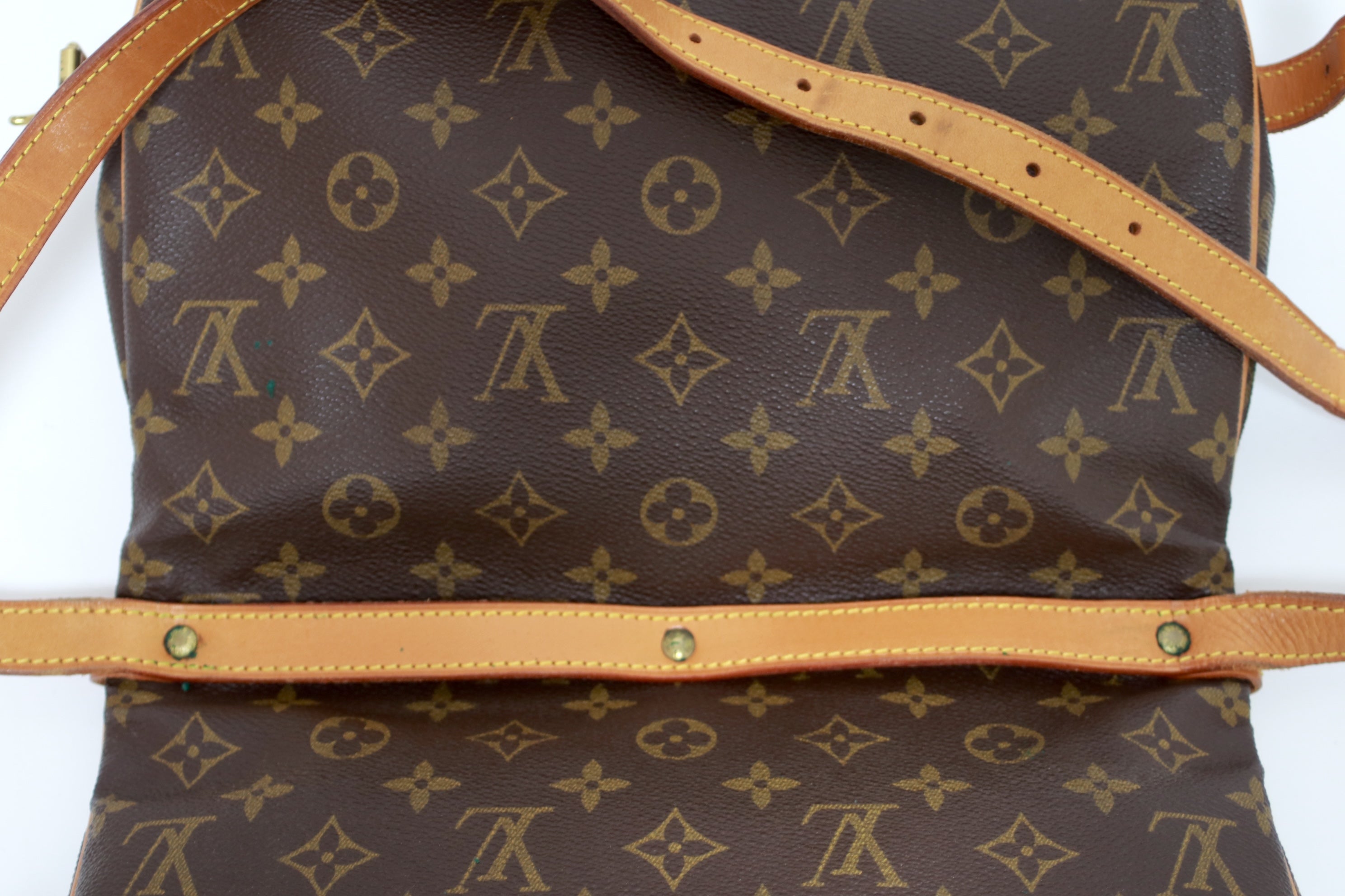 Louis Vuitton Saumur 30 Crossbody Bag Used