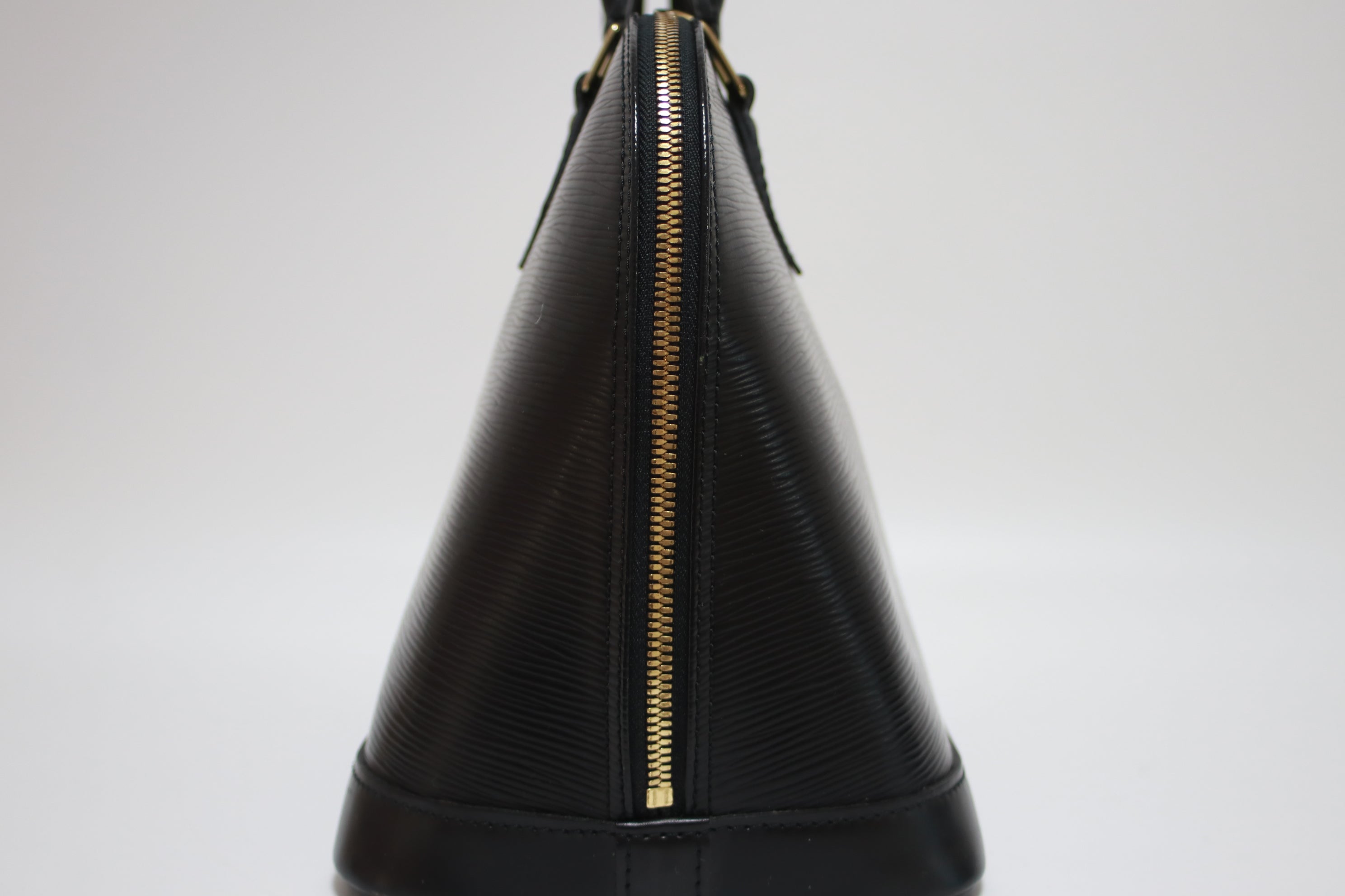 Louis Vuitton Alma PM Epi Black Handbag Used