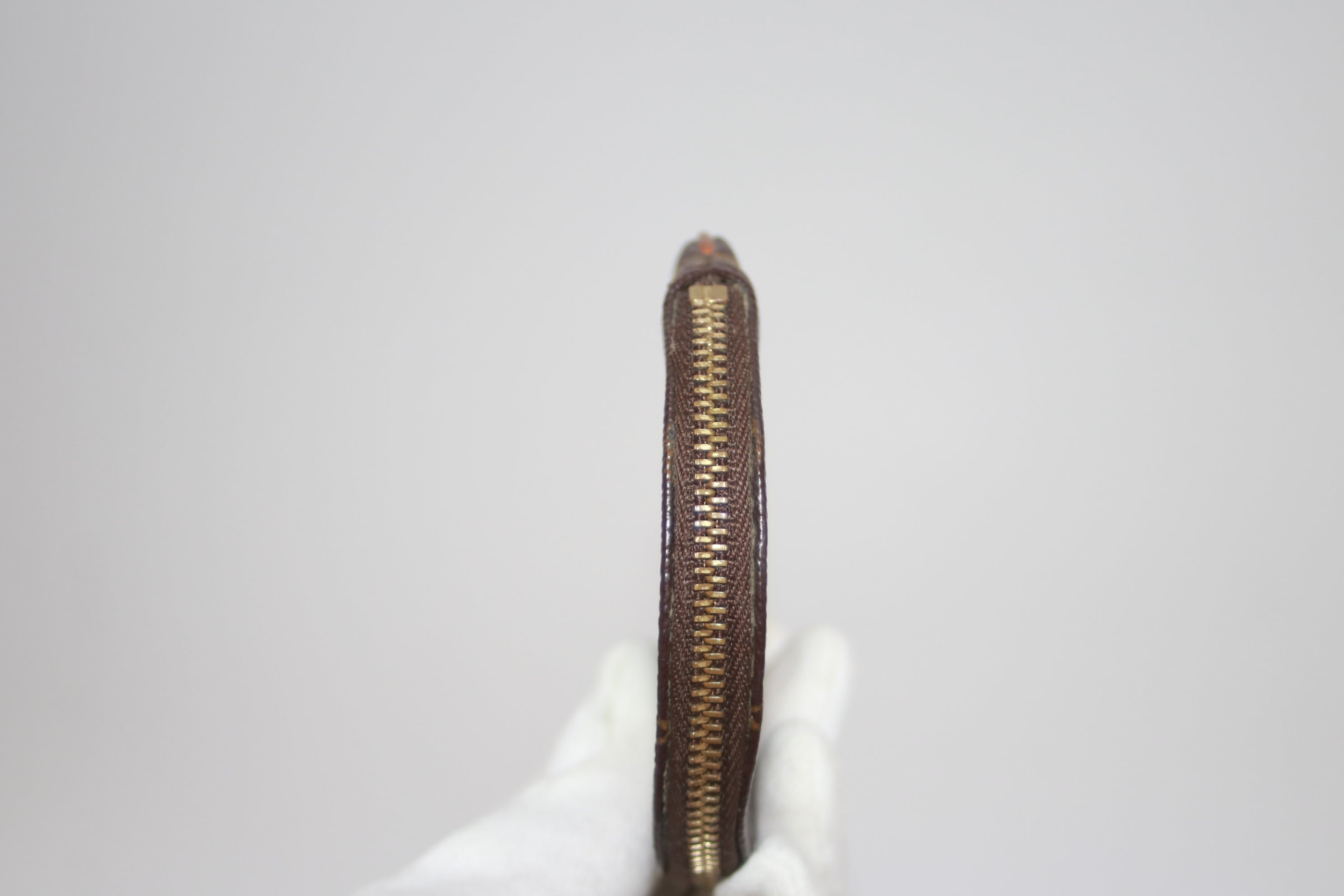 Louis Vuitton Round Coin Case Used