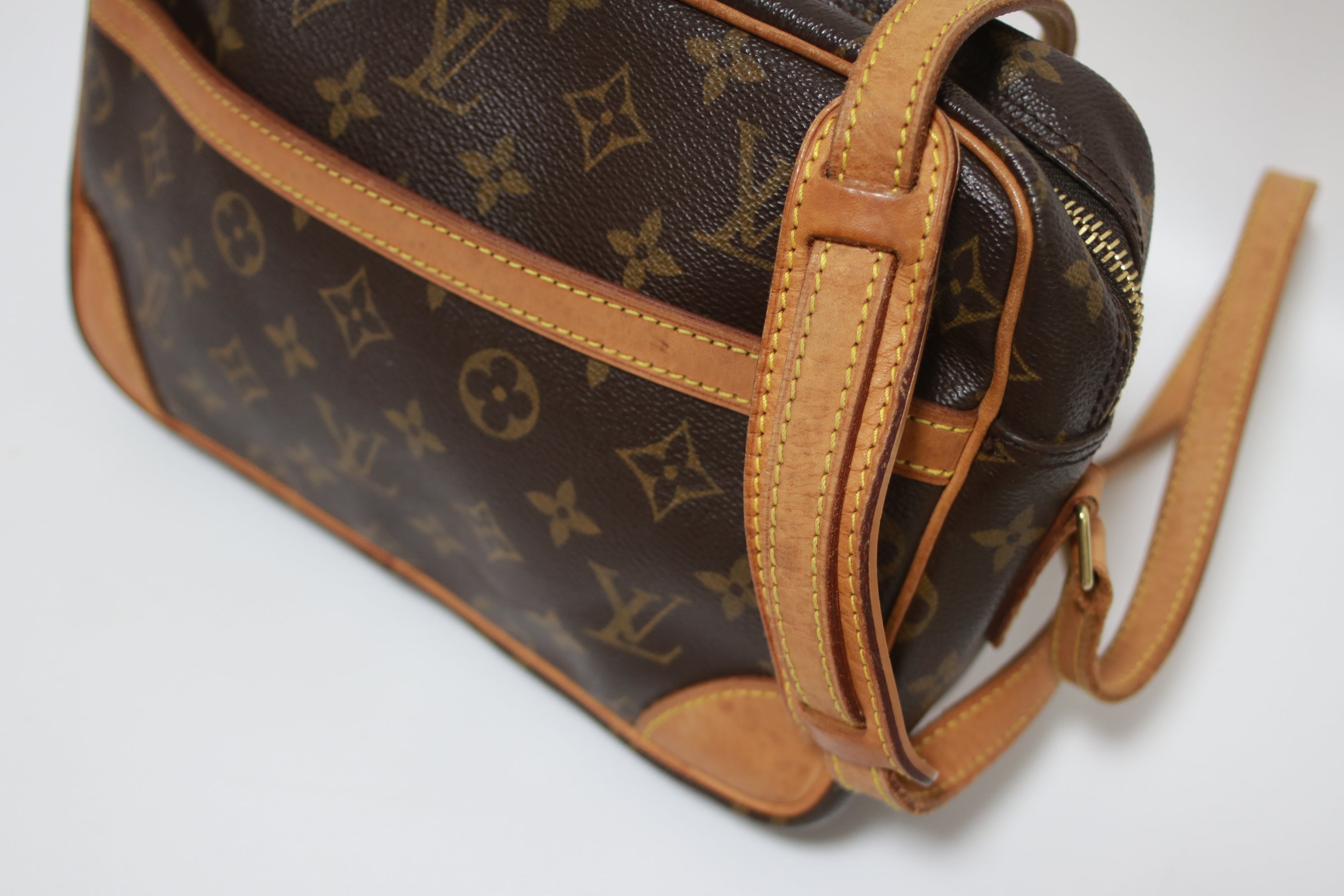 Louis Vuitton Trocadero 27 Shoulder Bag Used