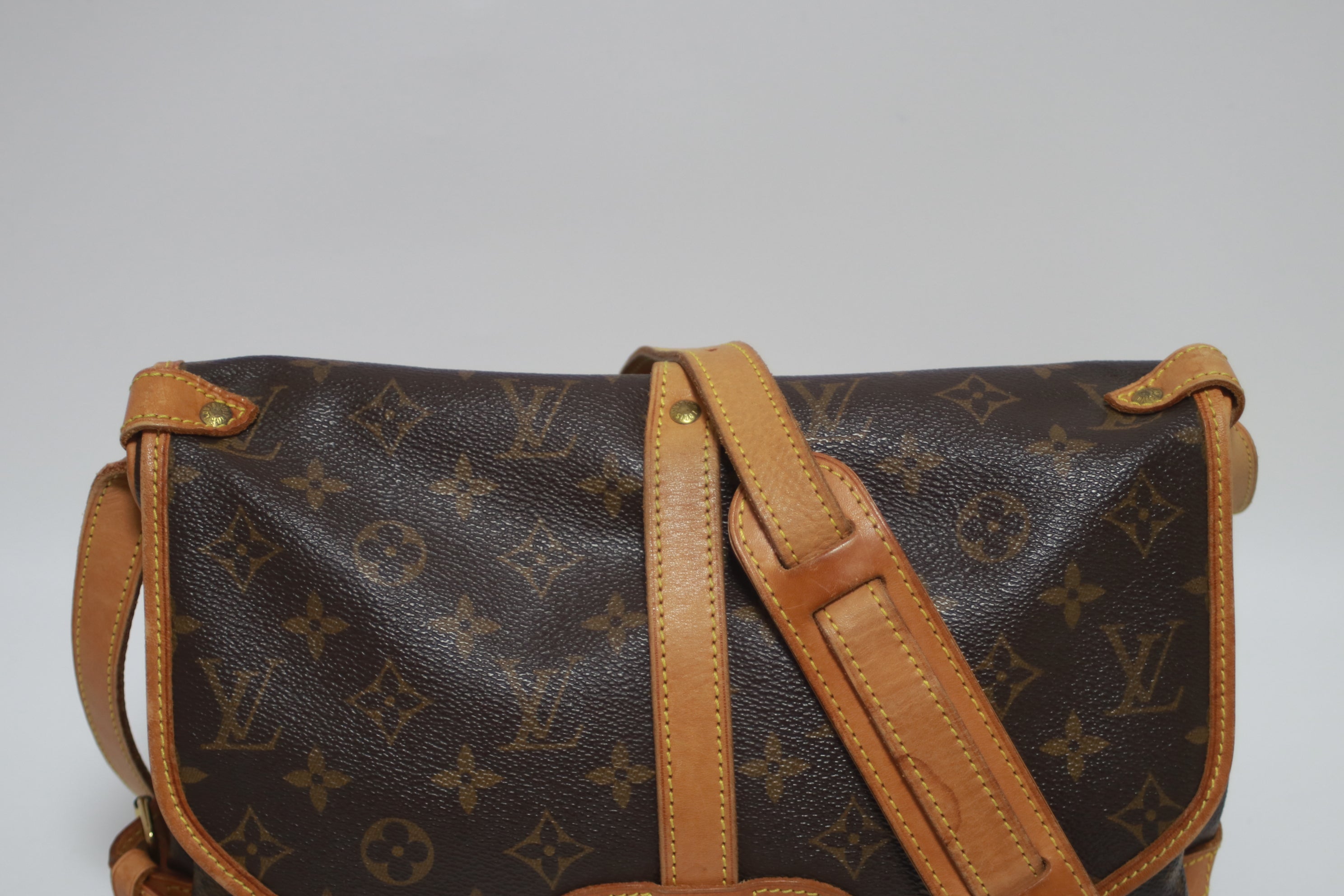 Louis Vuitton Saumur 30 Shoulder Bag Used