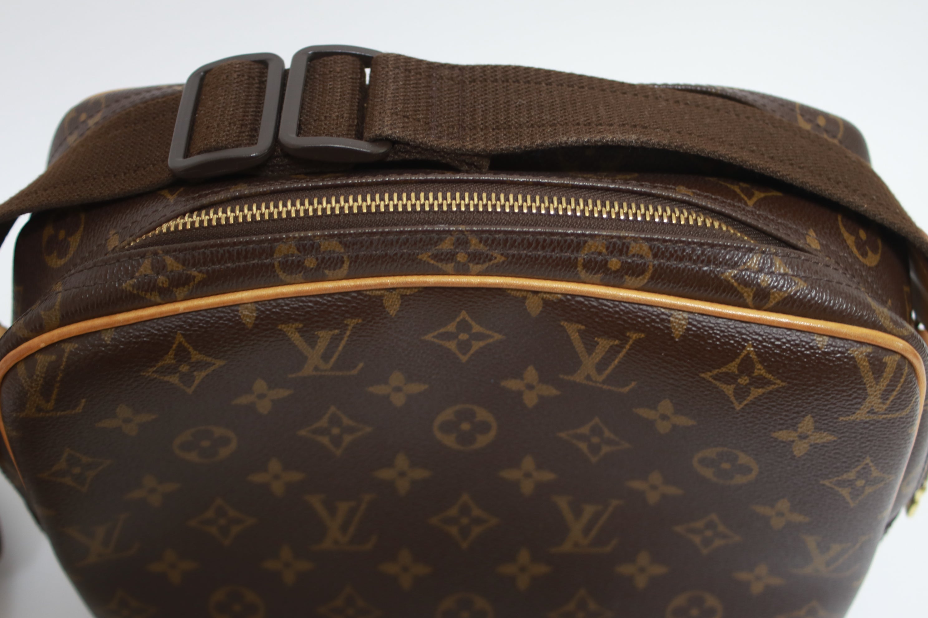 Louis Vuitton Reporter PM Messenger Bag Used