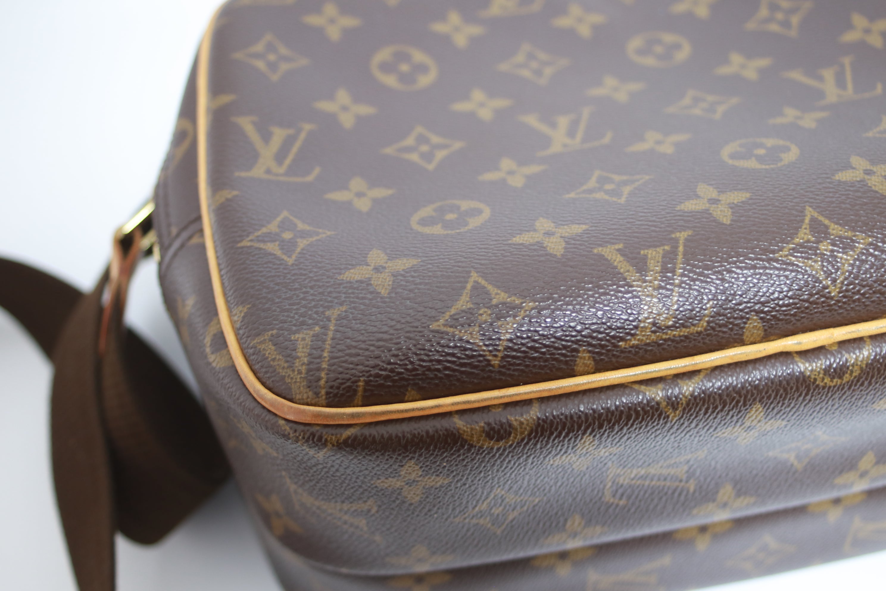 Louis Vuitton Reporter PM Messenger Bag Used