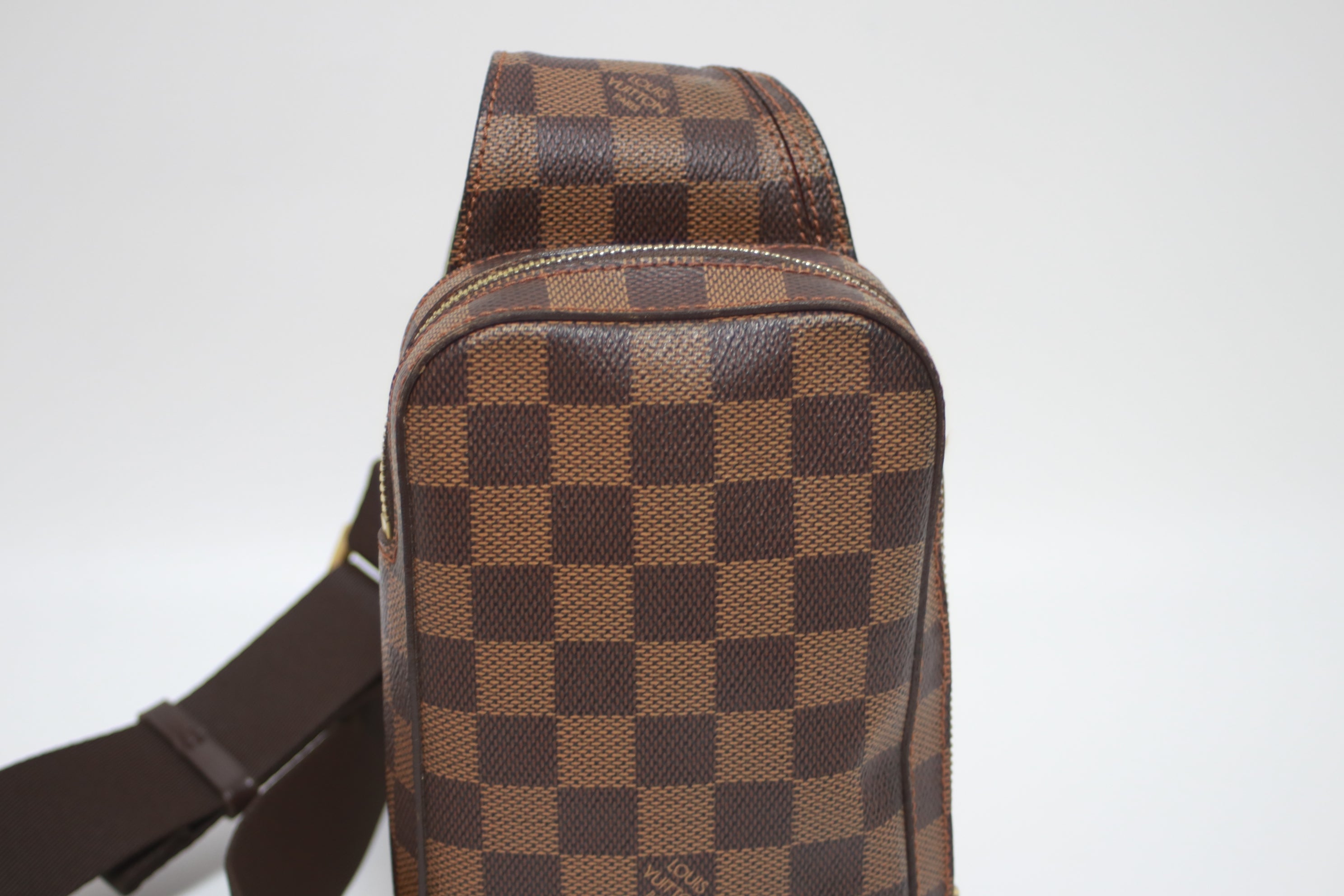 Louis Vuitton Geronimo Body Bag Used