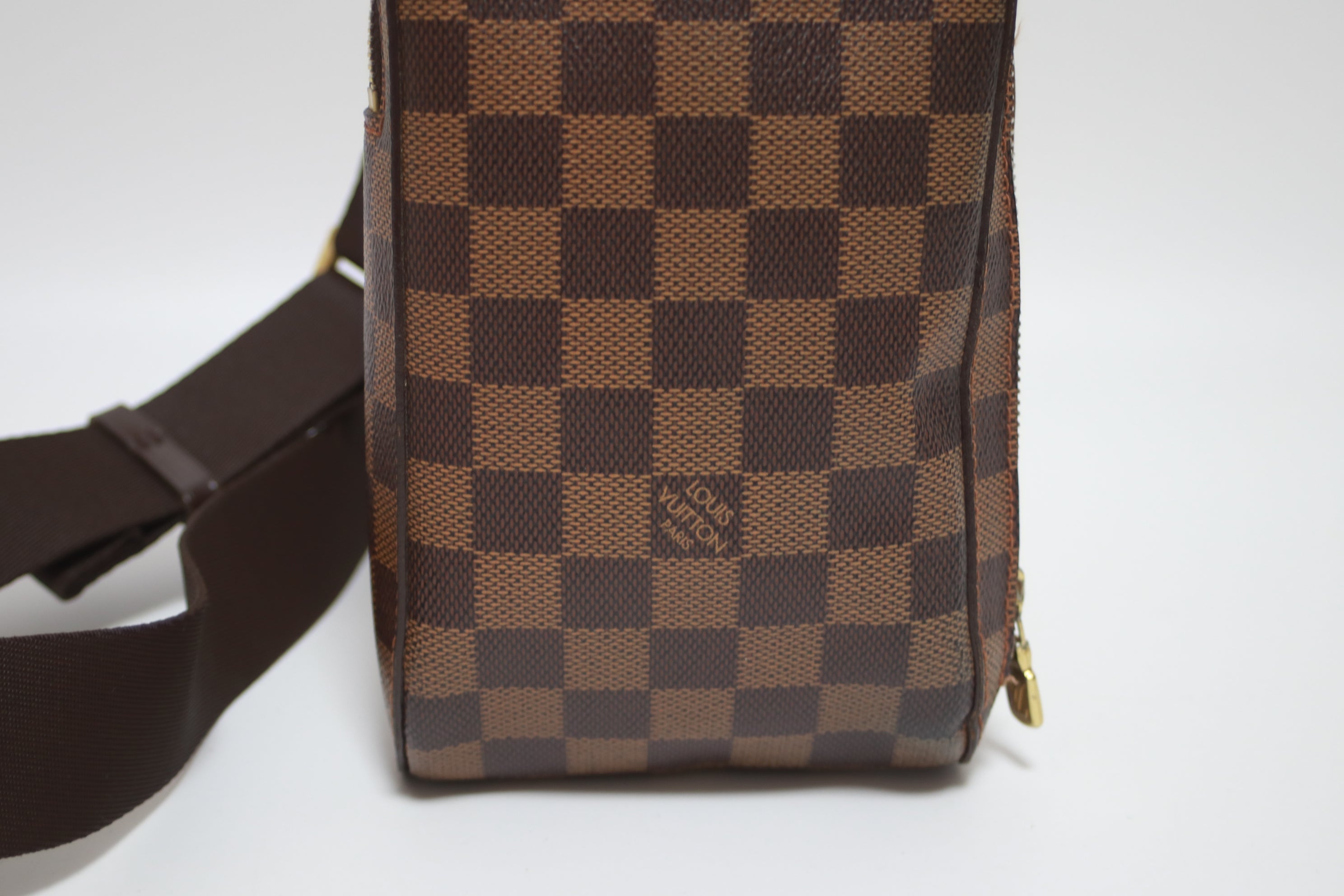 Louis Vuitton Geronimo Body Bag Used