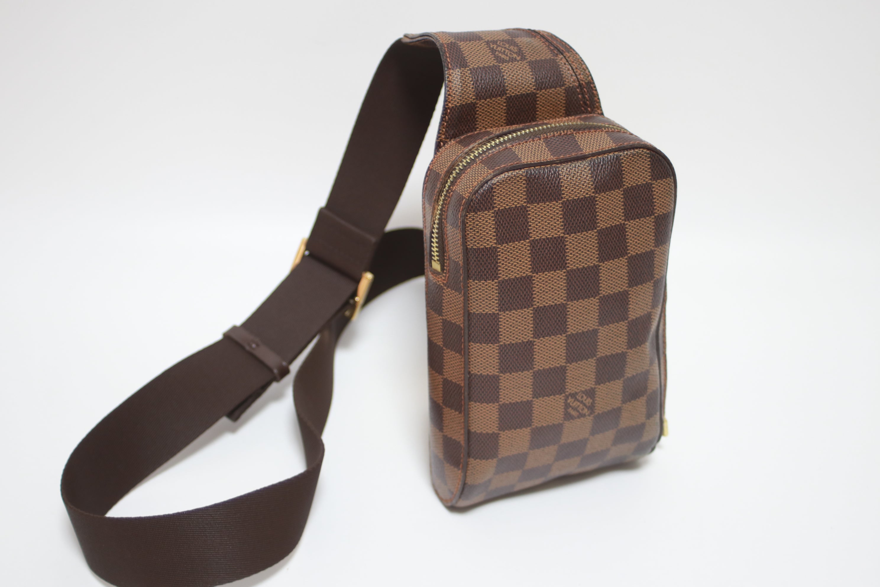 Louis Vuitton Geronimo Body Bag Used