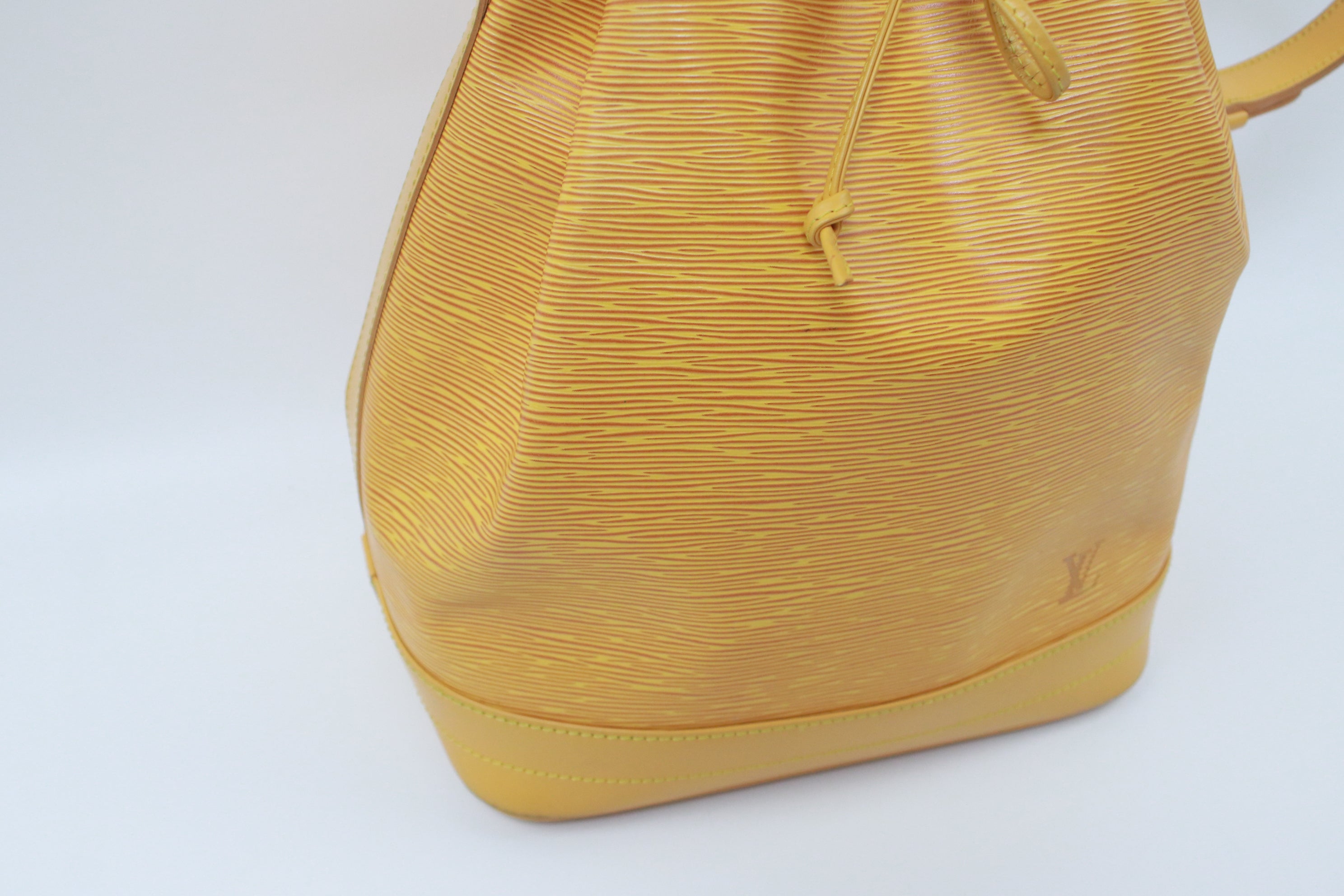 Louis Vuitton Noe GM Epi Yellow Shoulder Bag Used (6961)