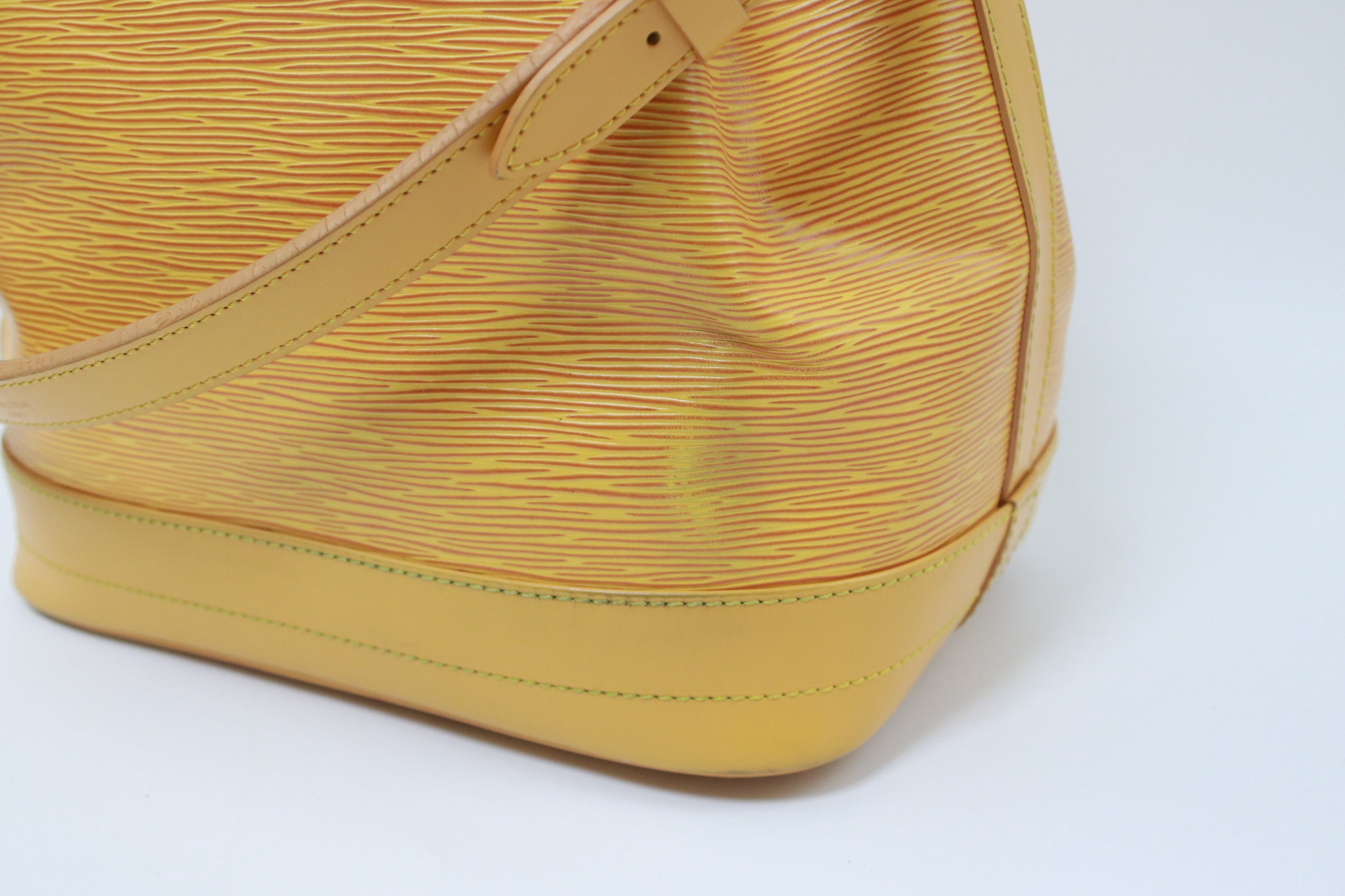 Louis Vuitton Noe GM Epi Yellow Shoulder Bag Used (6961)