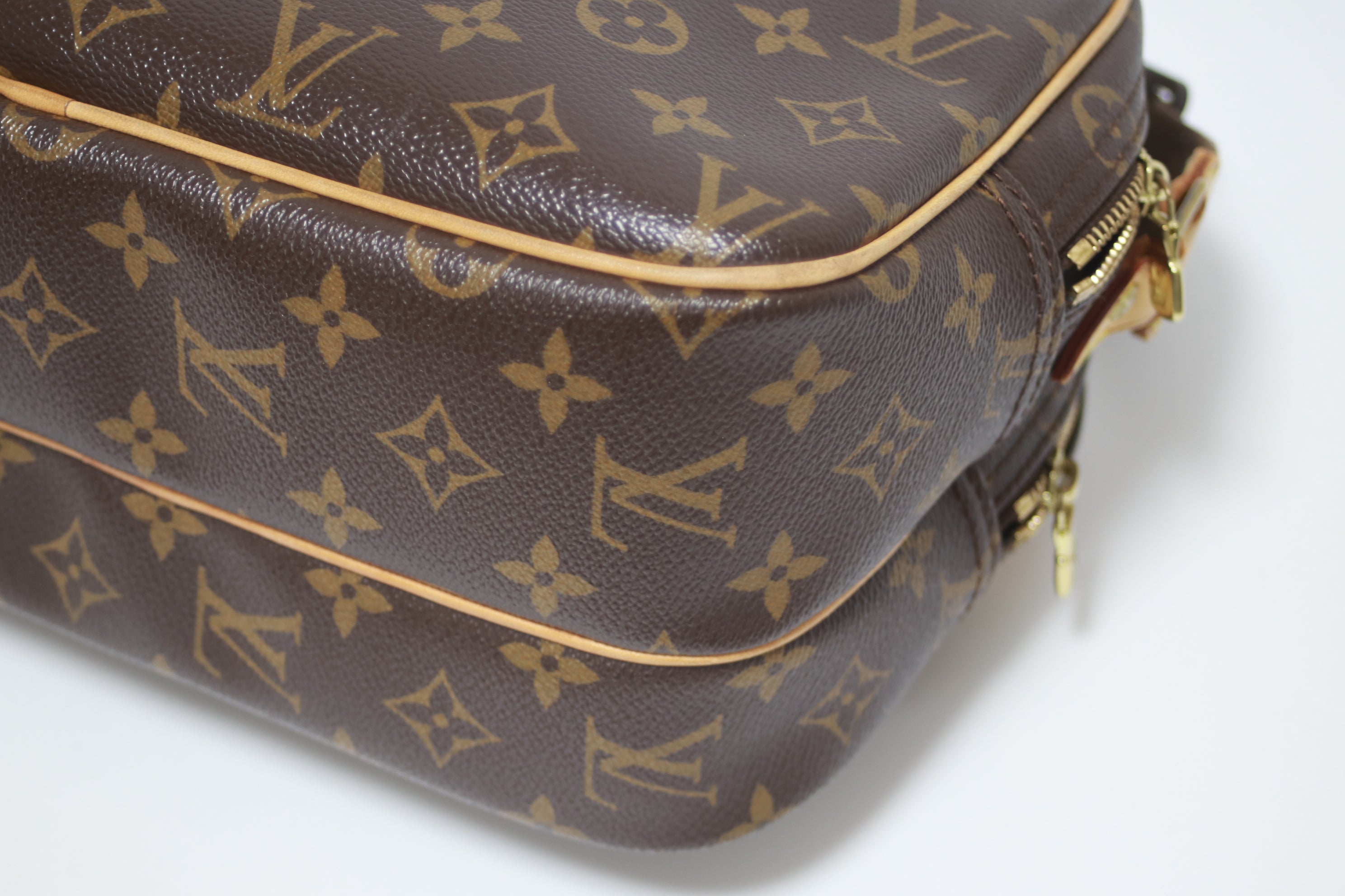 Louis Vuitton Reporter PM Messenger Bag Used
