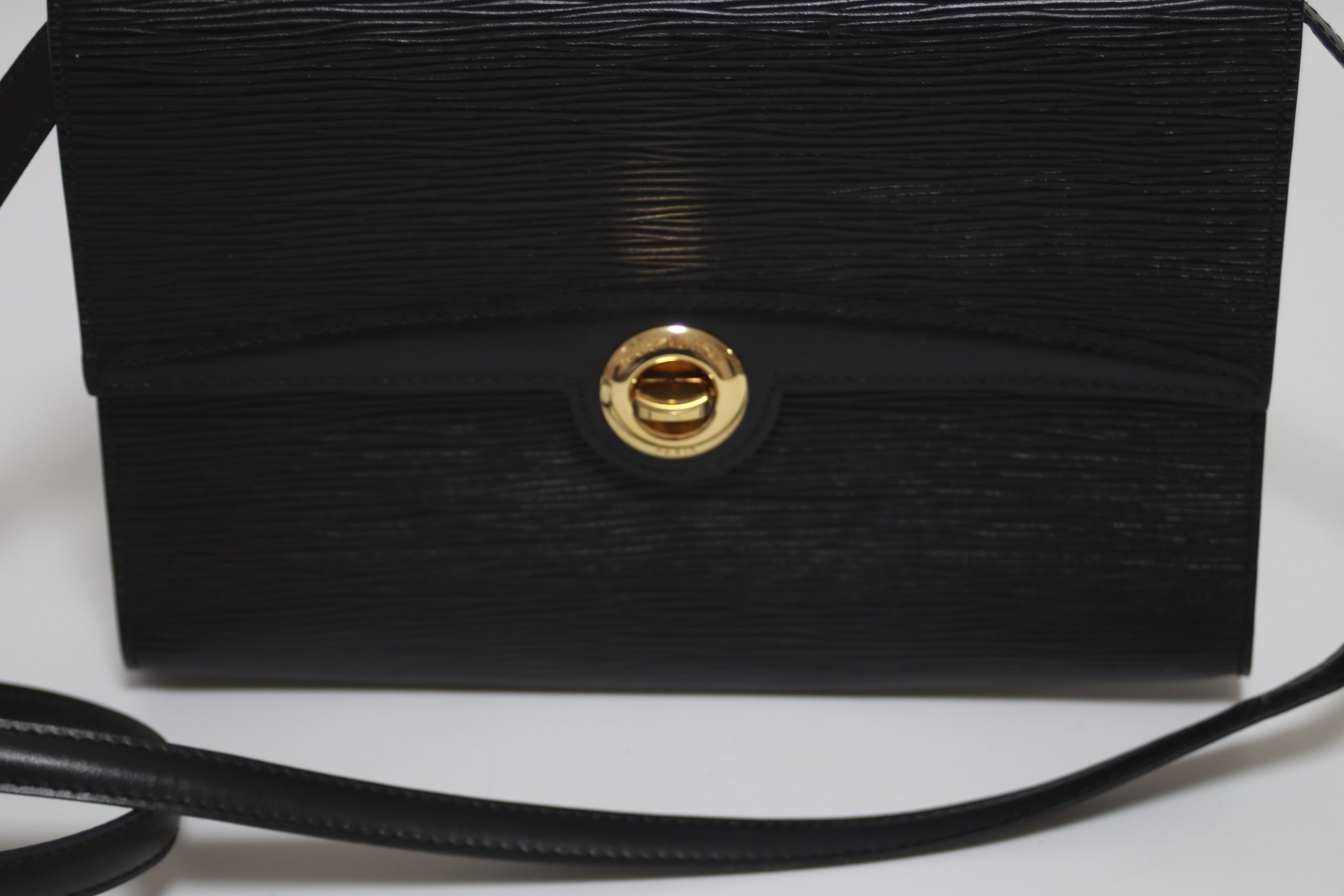 Louis Vuitton Pochette Arche Epi Black Shoulder Bag Used