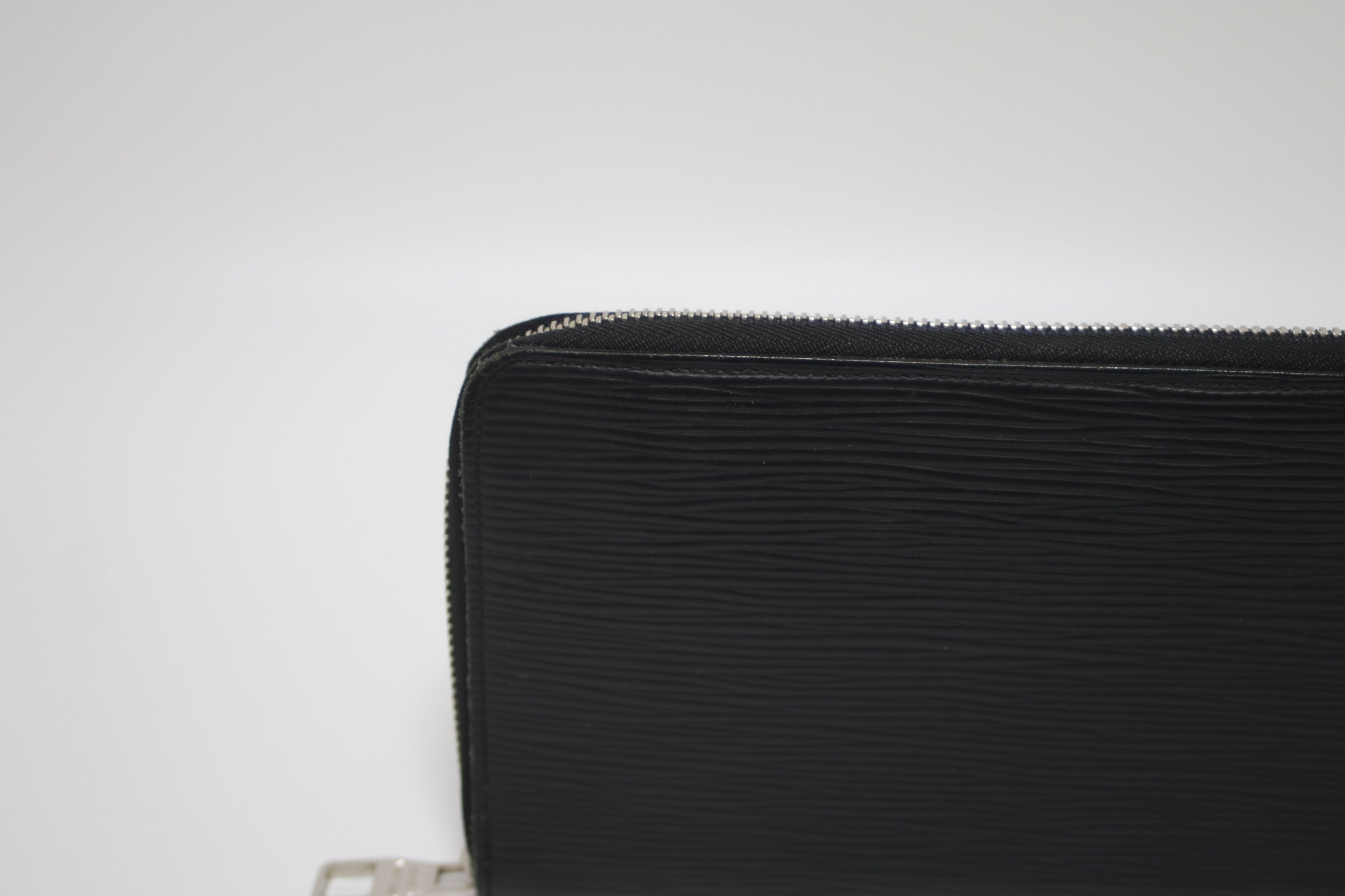 Louis Vuitton Zippy Organizer Epi Black Used