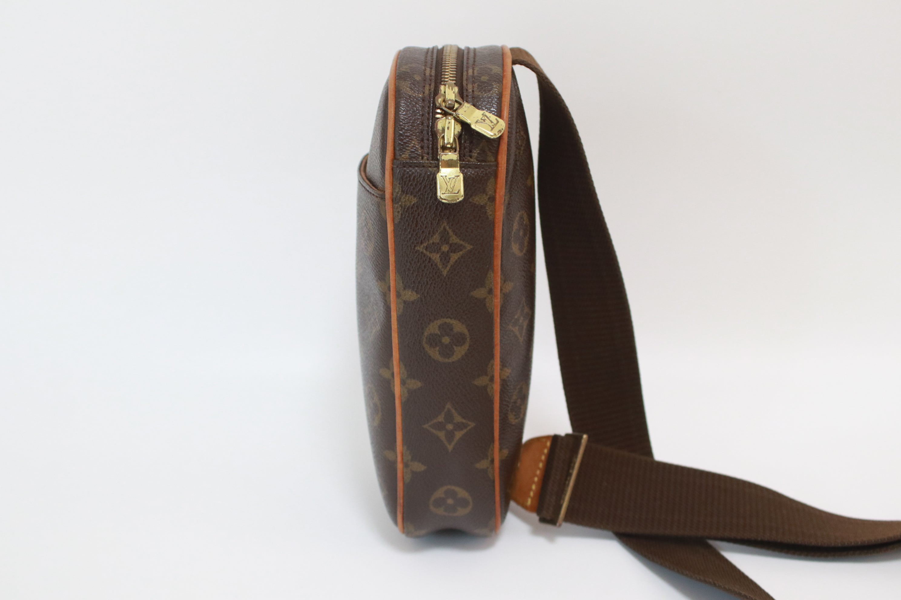 LOUIS VUITTON POCHETTE GANGE BODY BAG USED