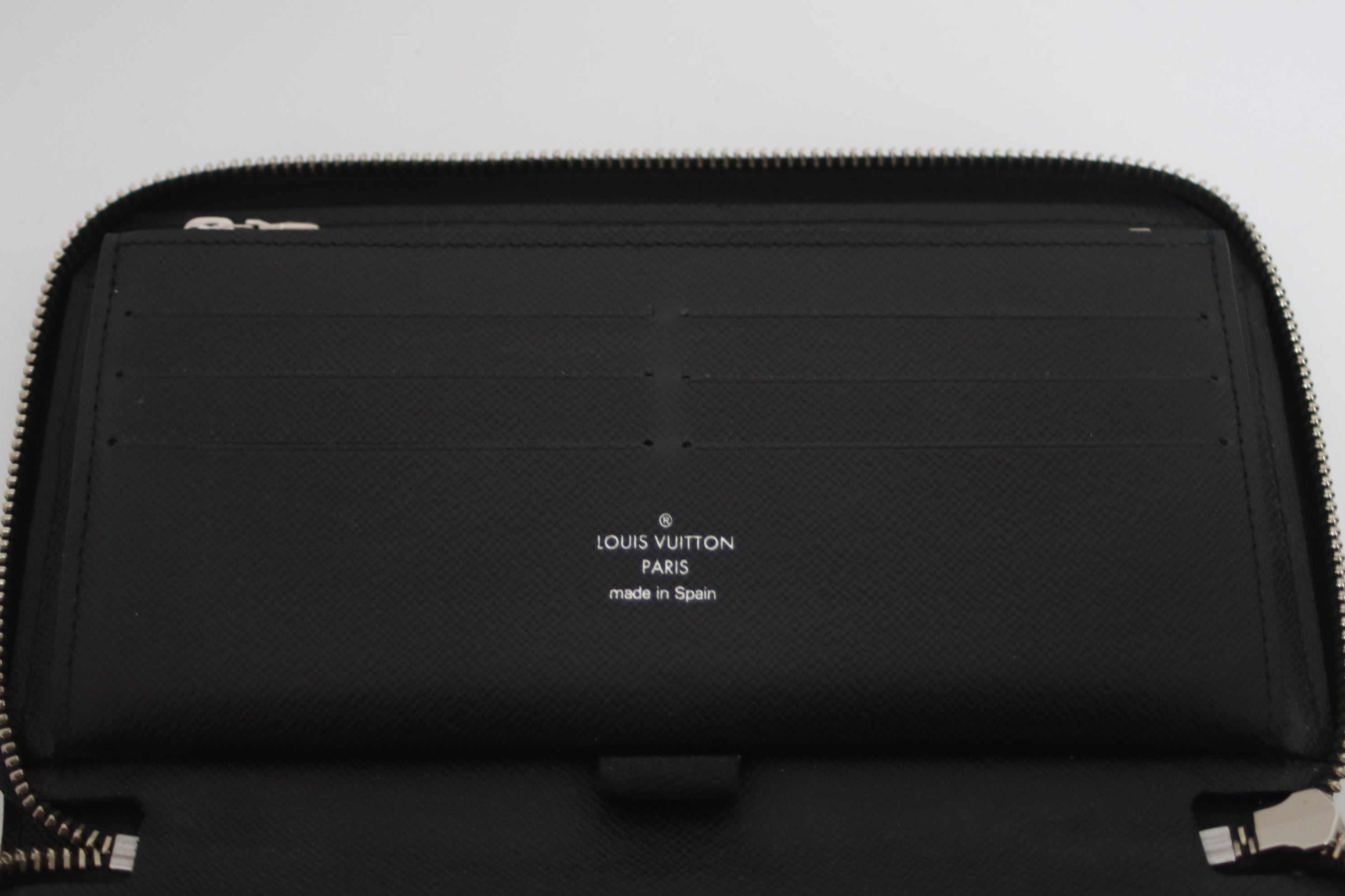 Louis Vuitton Pochette Gange Body Bag Used (6996)
