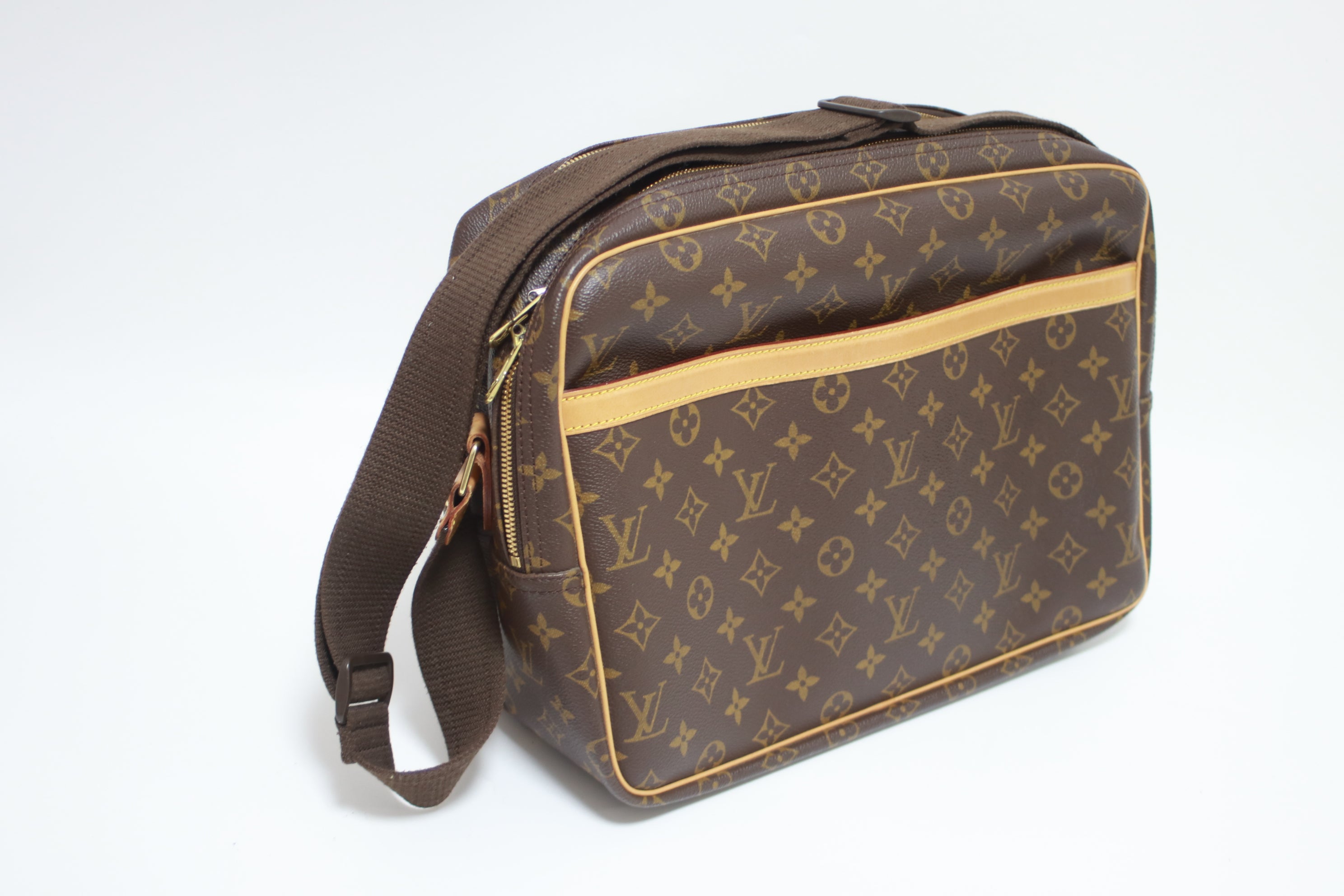 Louis Vuitton Reporter GM Messenger Bag Used