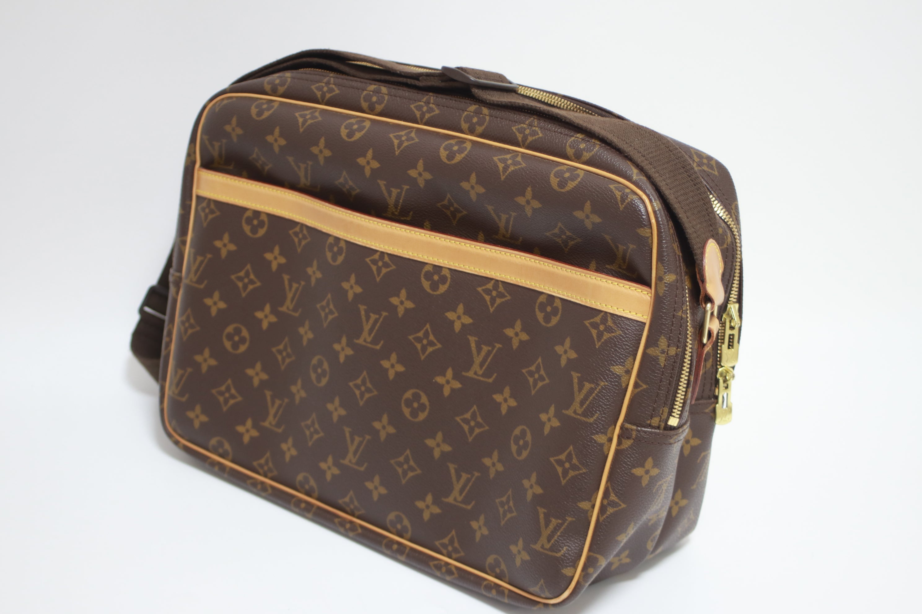 Louis Vuitton Reporter GM Messenger Bag Used