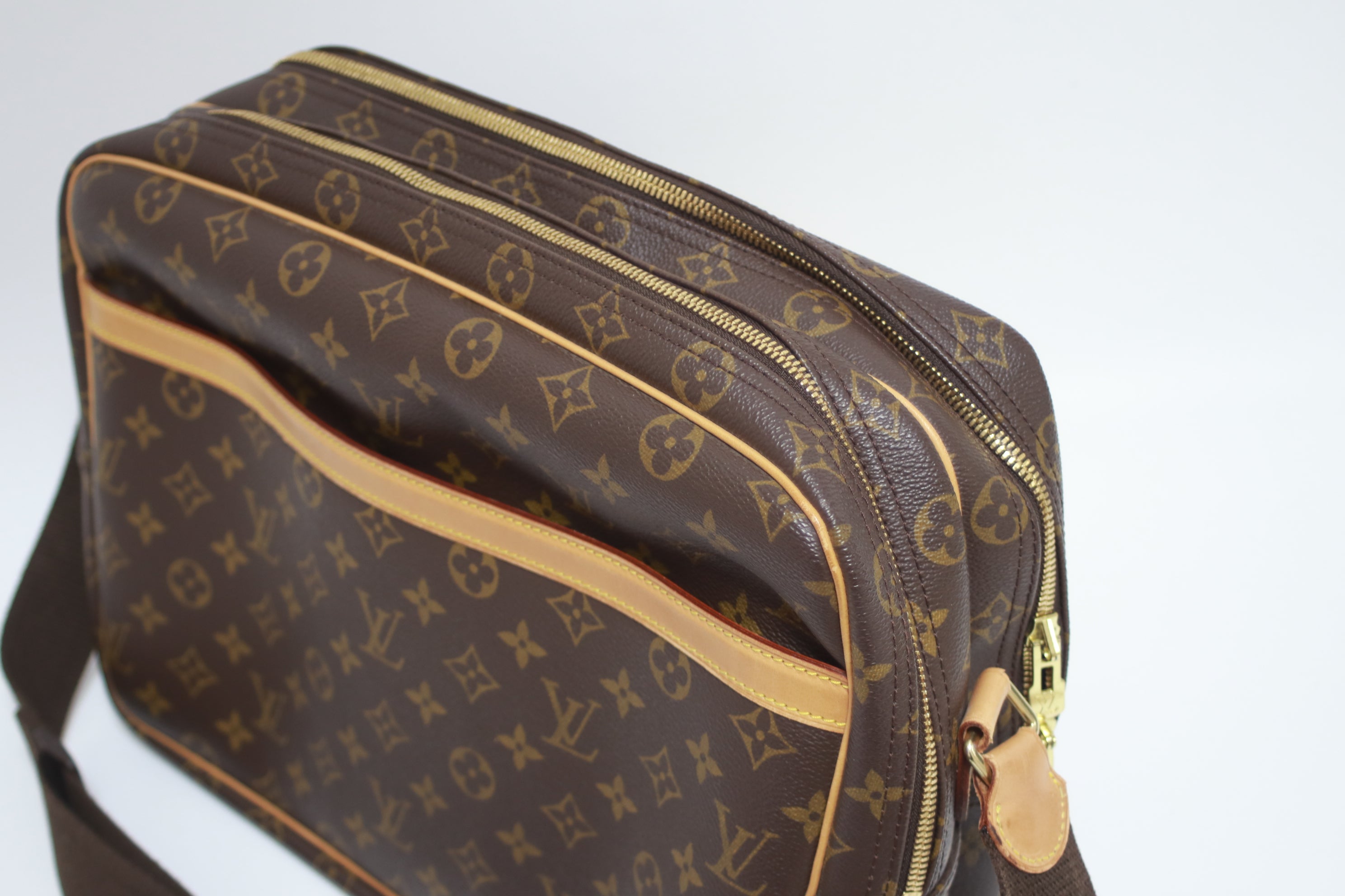 Louis Vuitton Reporter GM Messenger Bag Used