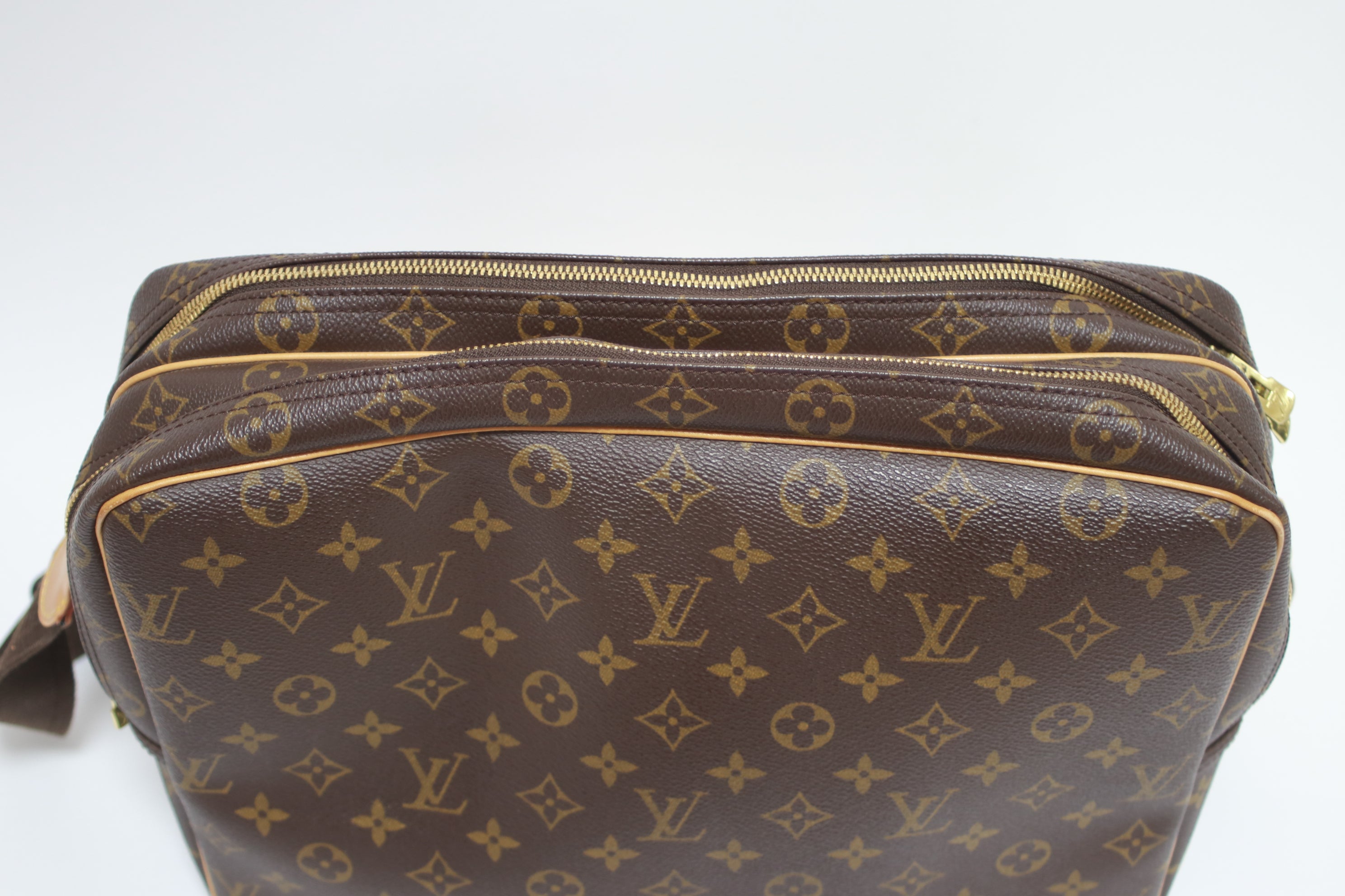 Louis Vuitton Reporter GM Messenger Bag Used
