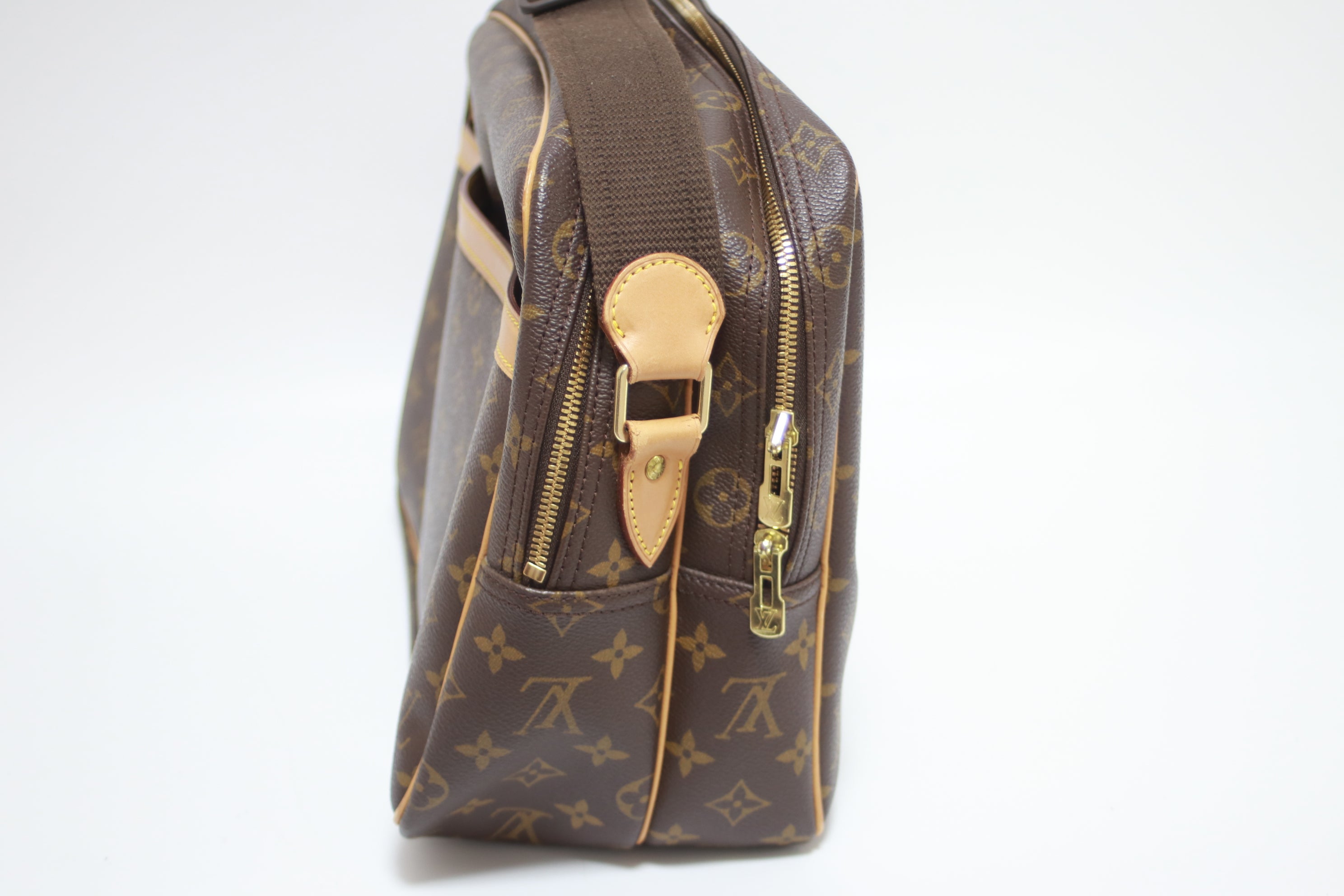 Louis Vuitton Reporter GM Messenger Bag Used