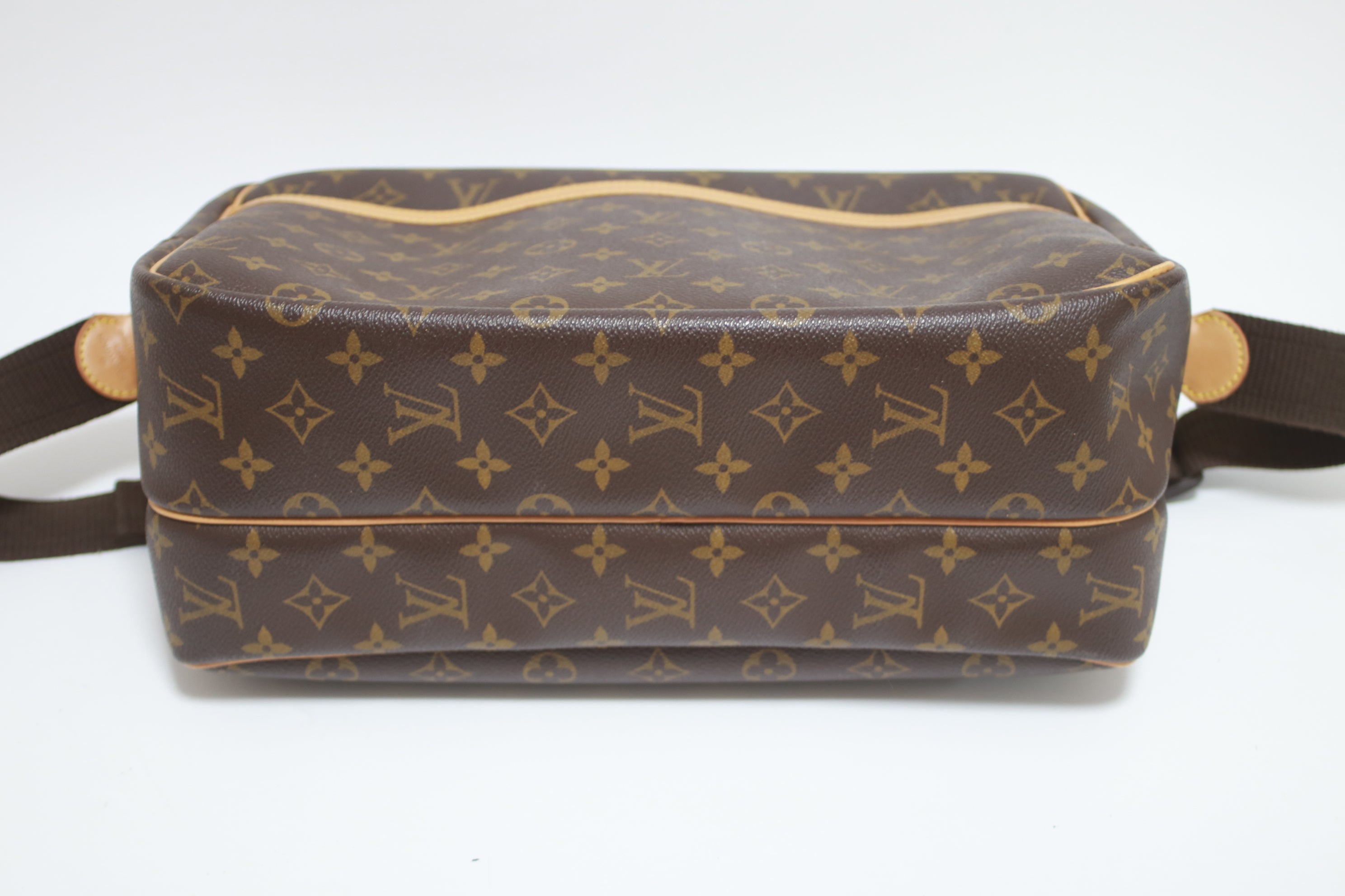 Louis Vuitton Reporter GM Messenger Bag Used