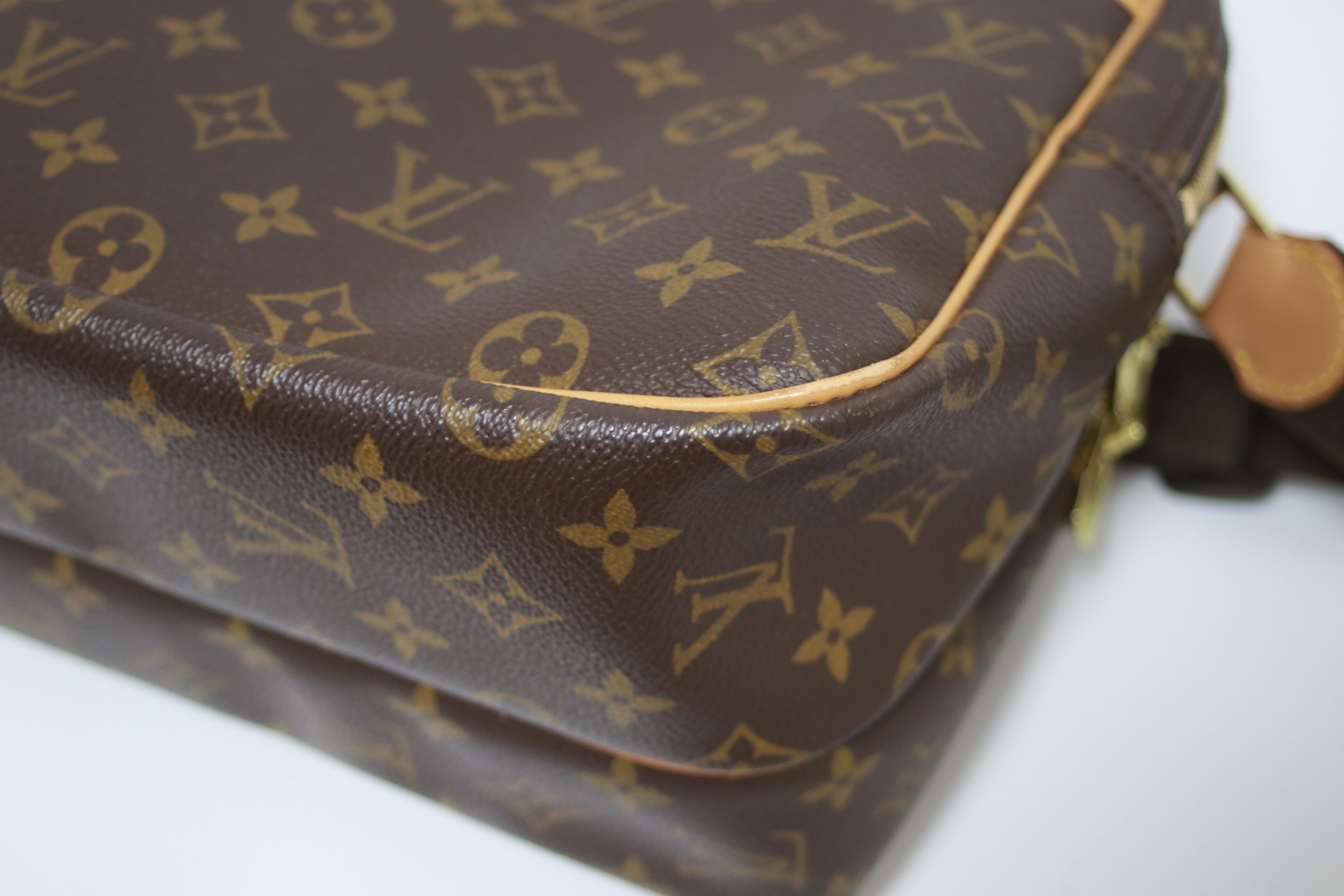 Louis Vuitton Reporter GM Messenger Bag Used