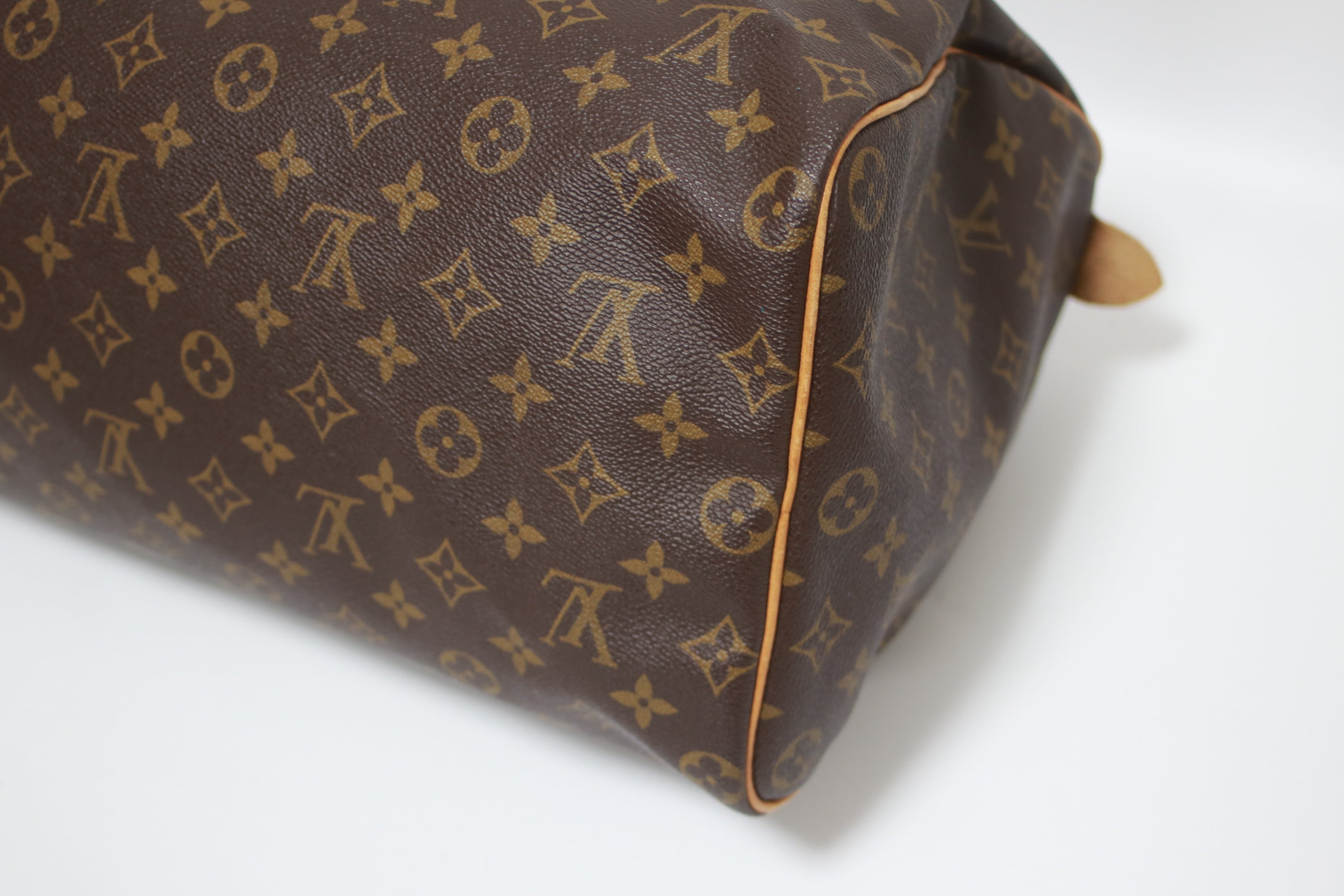 Louis Vuitton Speedy 40 Handbag Used