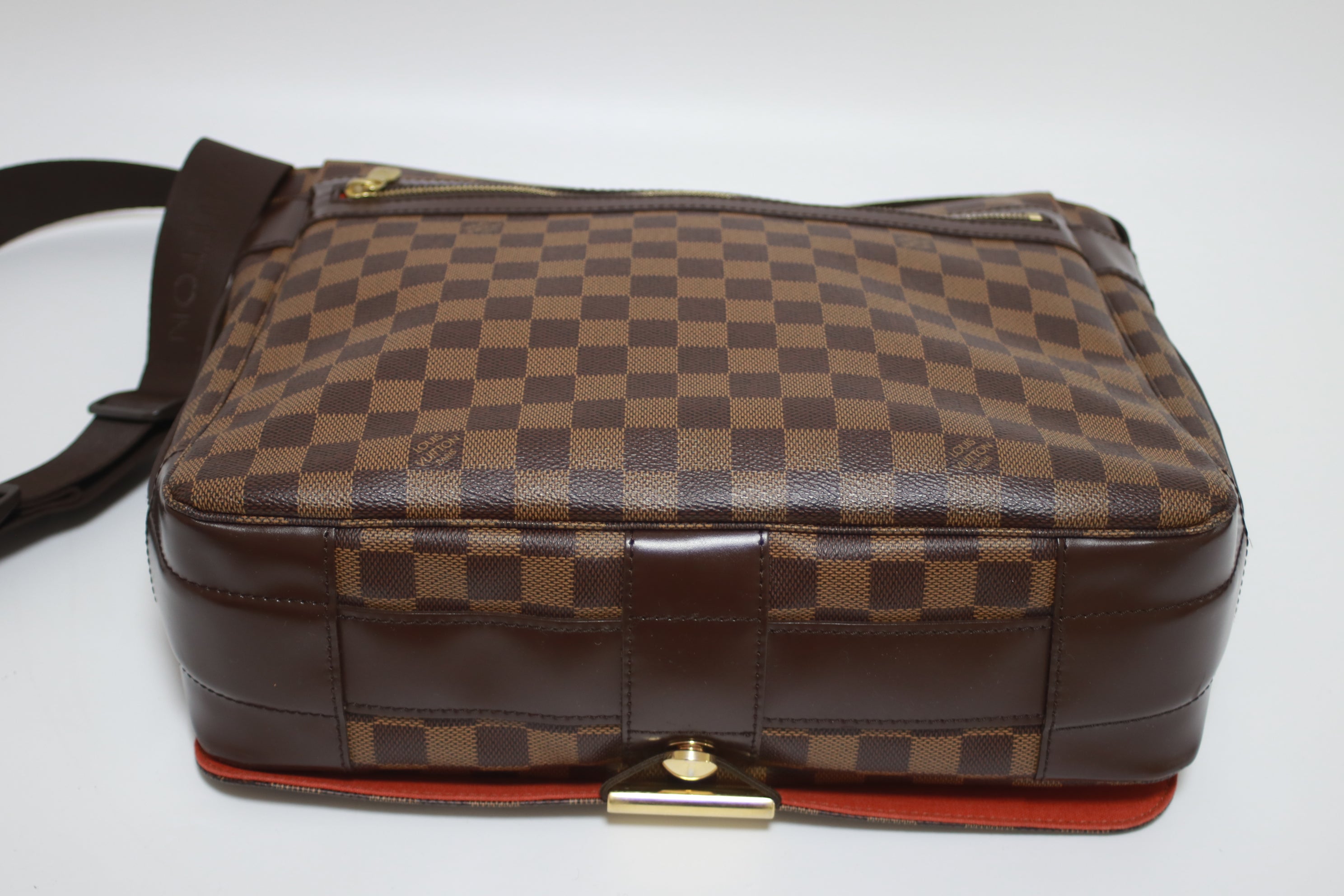 Louis Vuitton Bastille Damier Ebene Messenger Bag Used