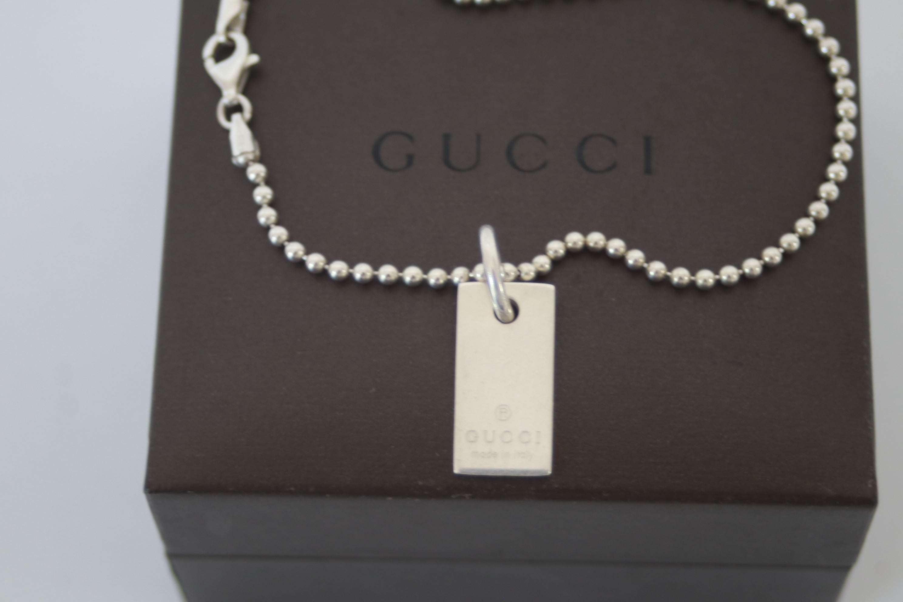Gucci Name Taq Braclet Silver Used