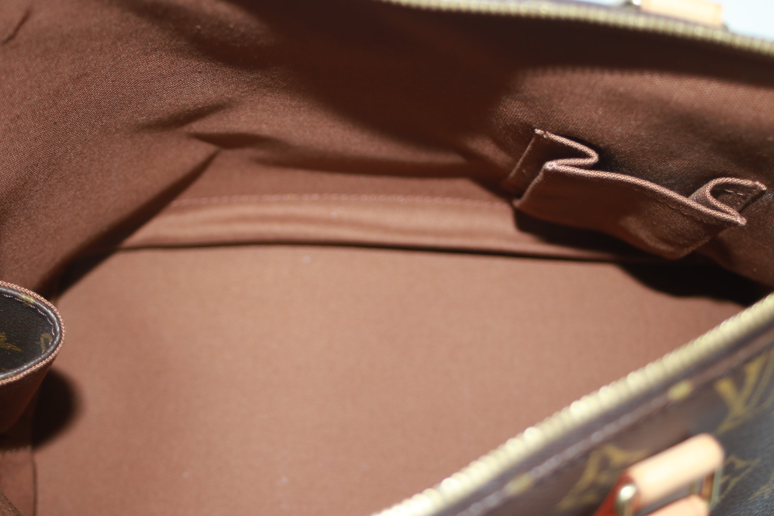 Louis Vuitton Alma PM Handbag Used