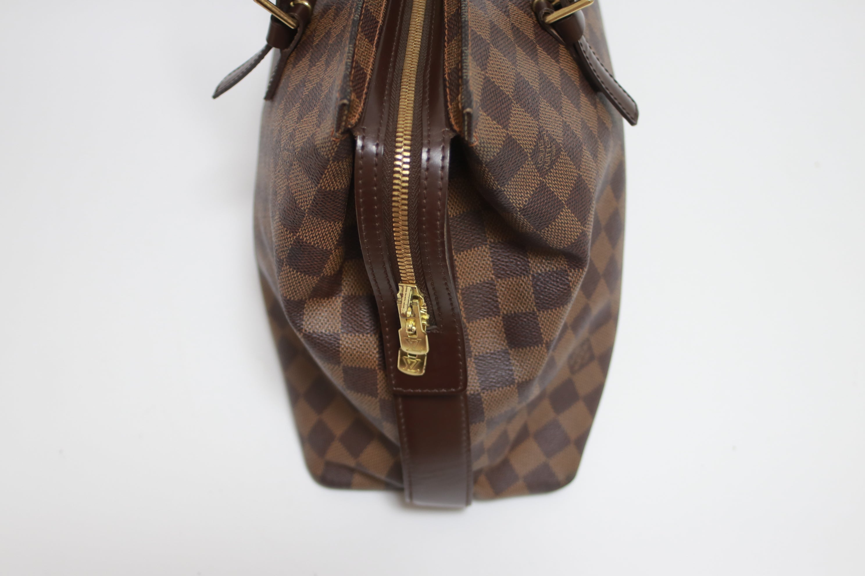 Louis Vuitton Chelsea Shoulder Tote Bag Used