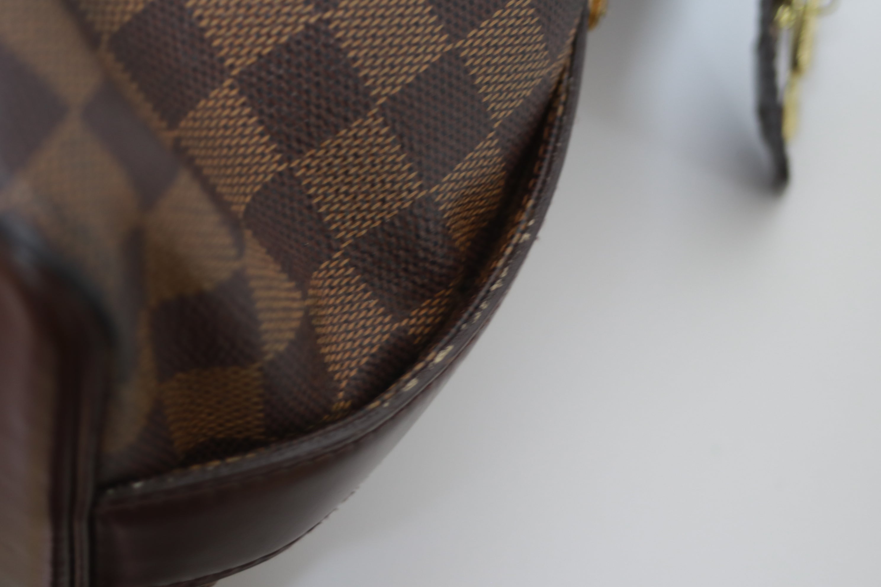 Louis Vuitton Chelsea Shoulder Tote Bag Used