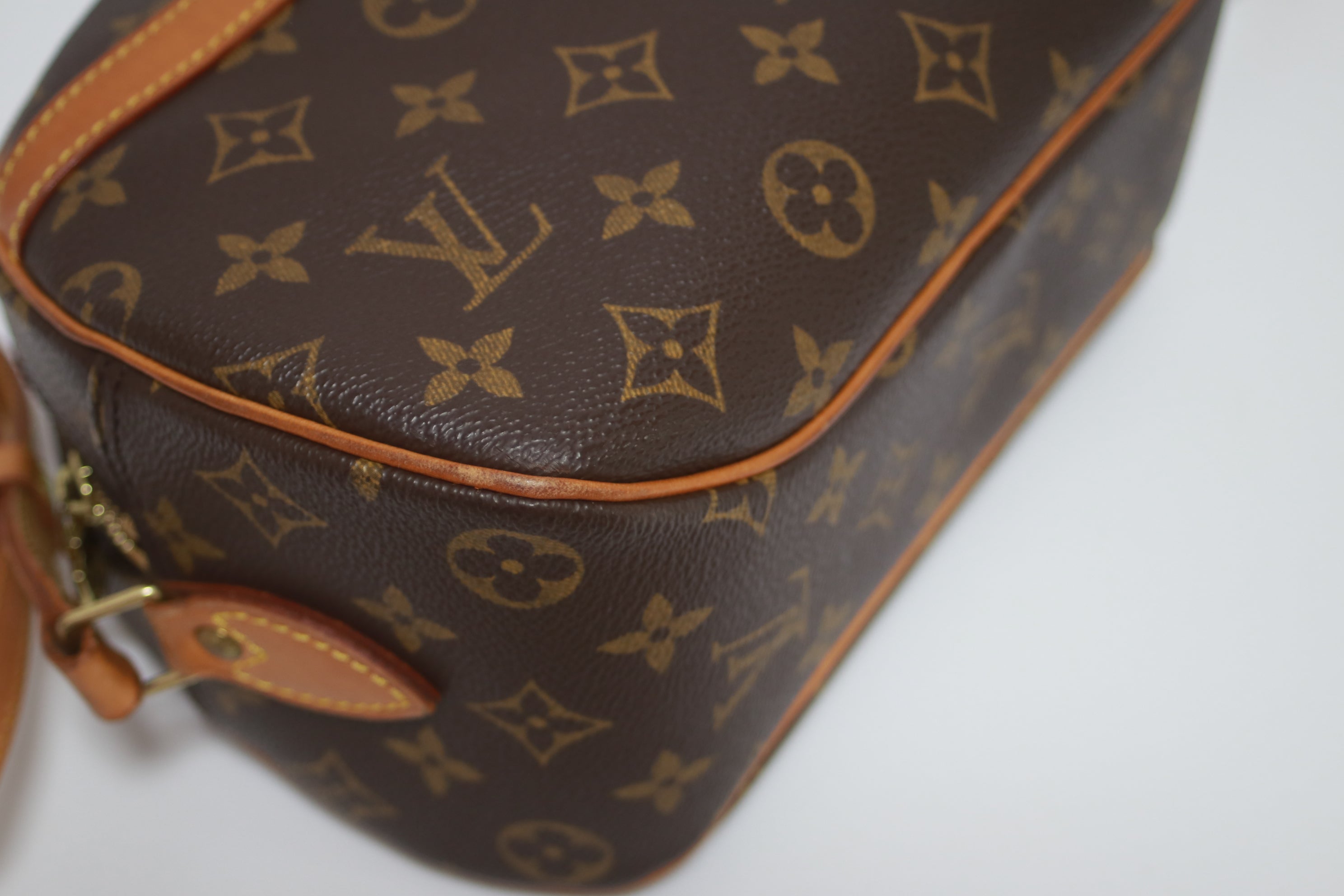 Louis Vuitton Blois Shoulder Bag Used