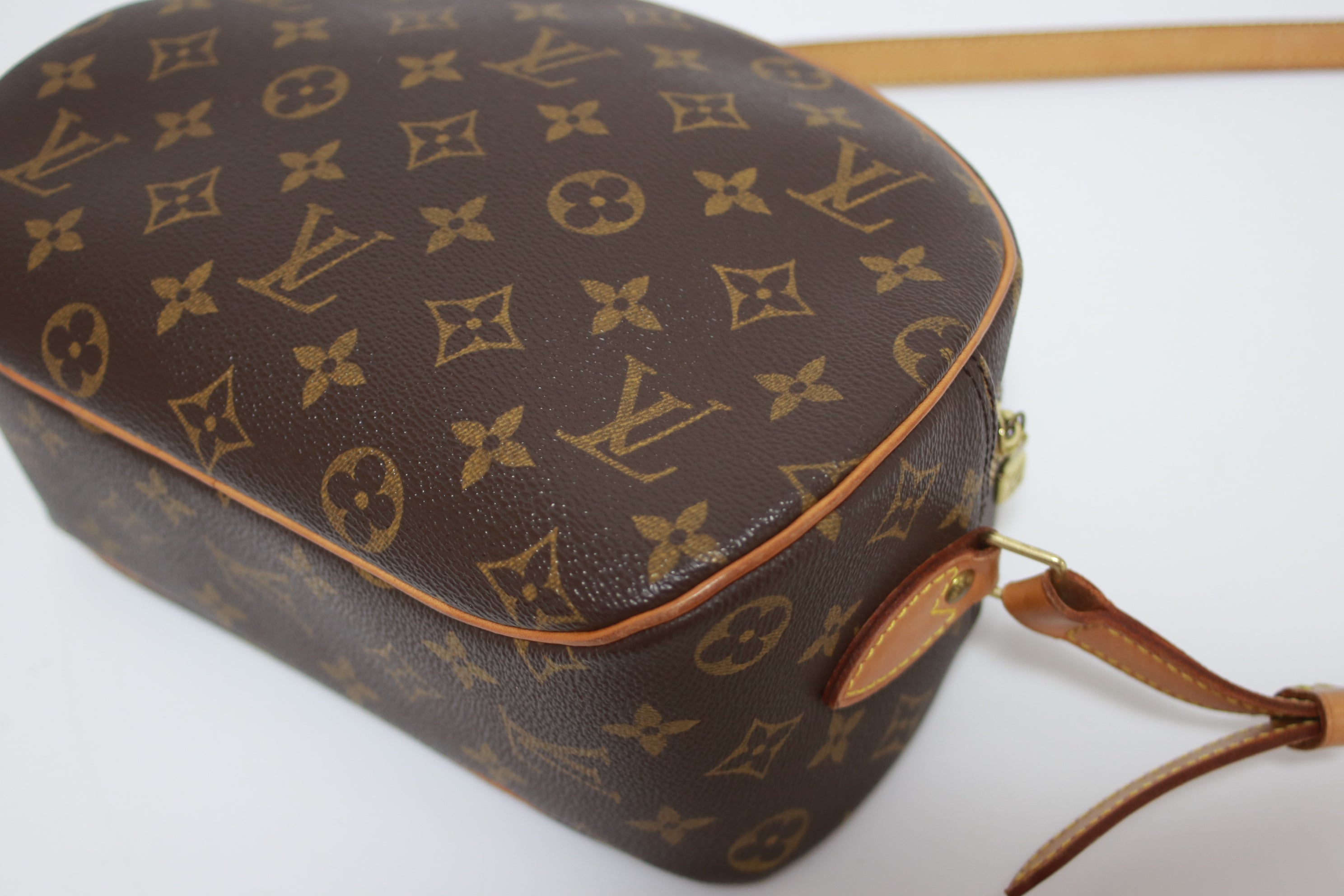Louis Vuitton Blois Shoulder Bag Used