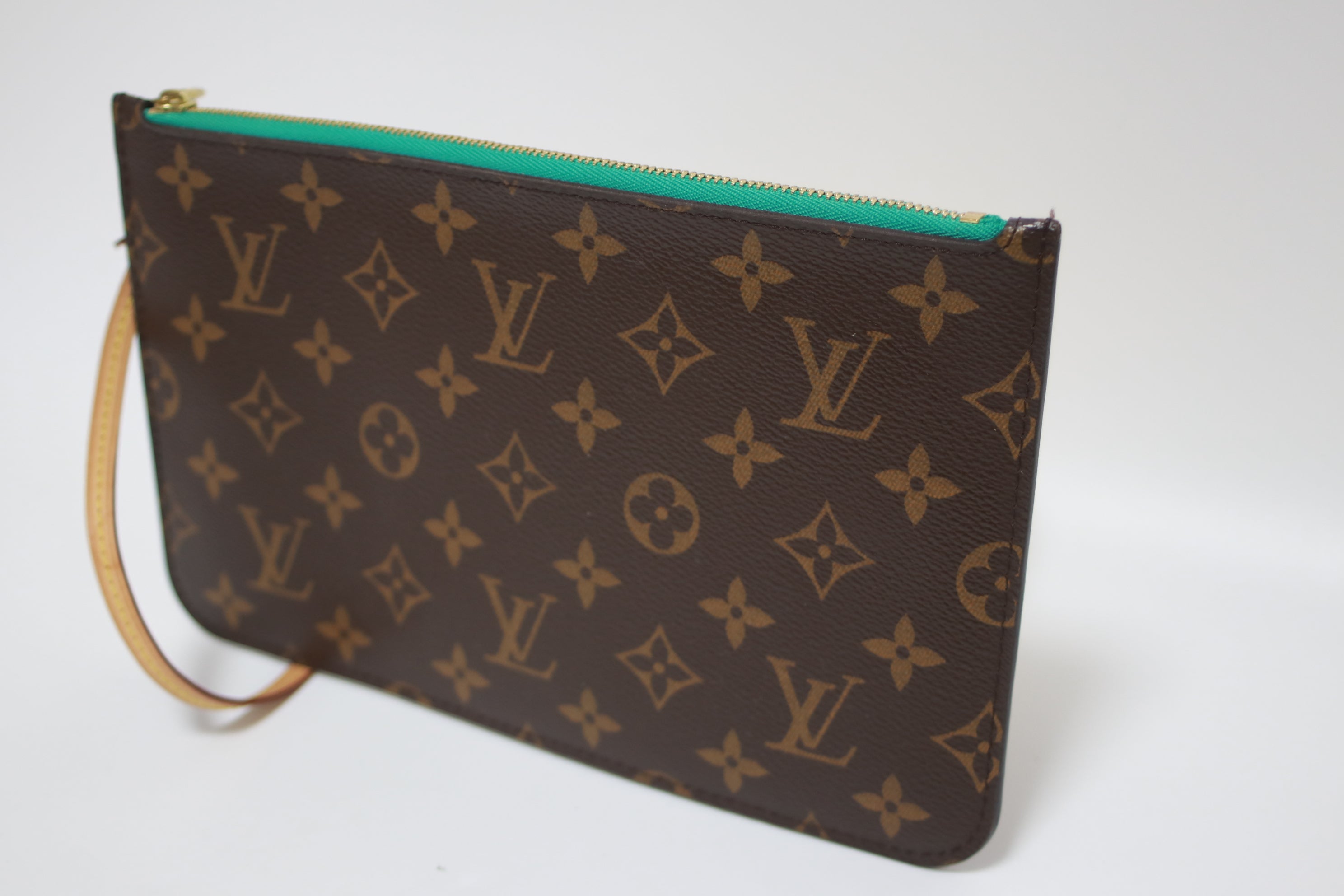 Louis Vuitton Limited Edition Clutch V Turquoise Used