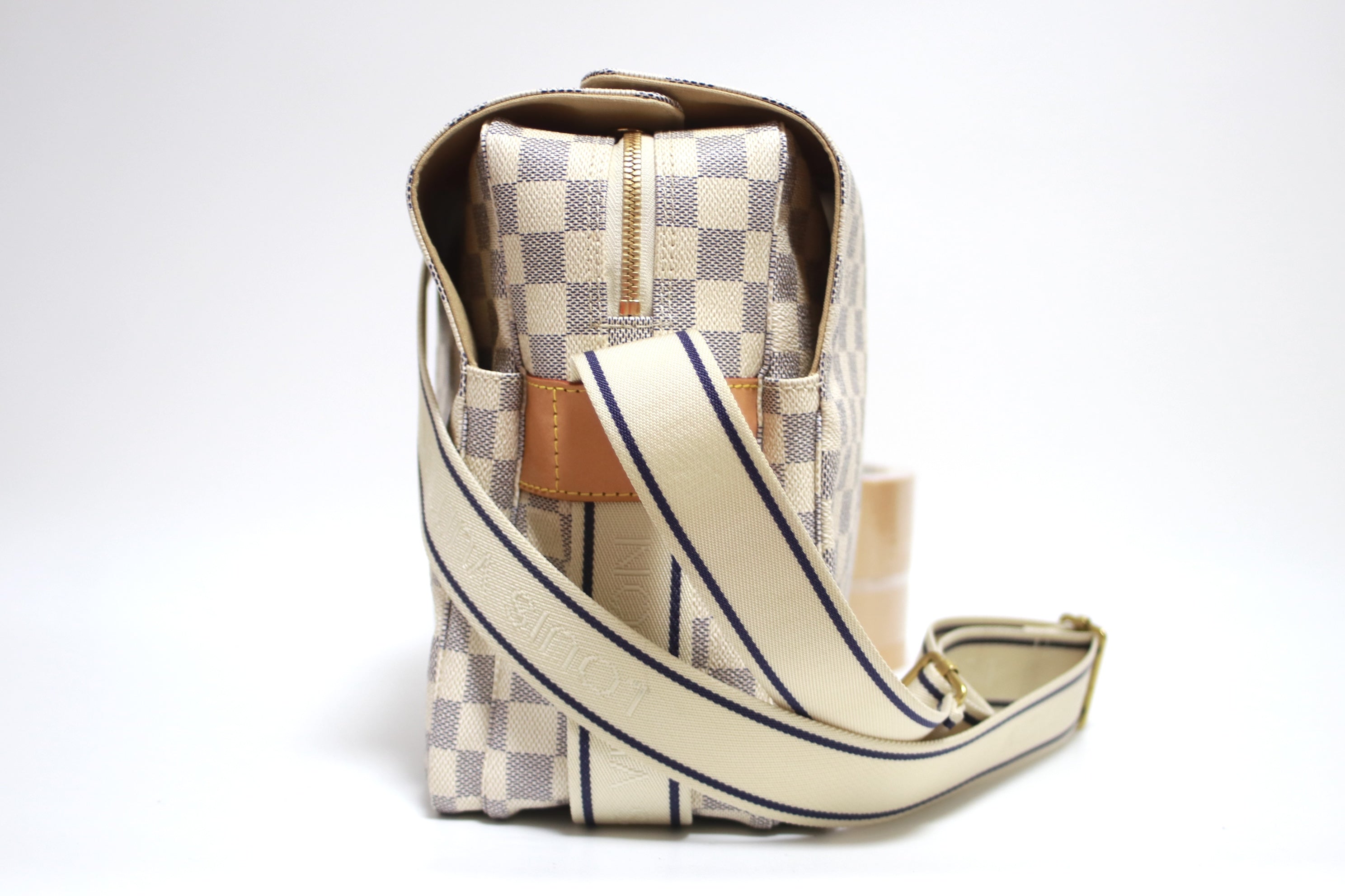 Louis Vuitton Naviglio Damier Azur Messenger Bag Used