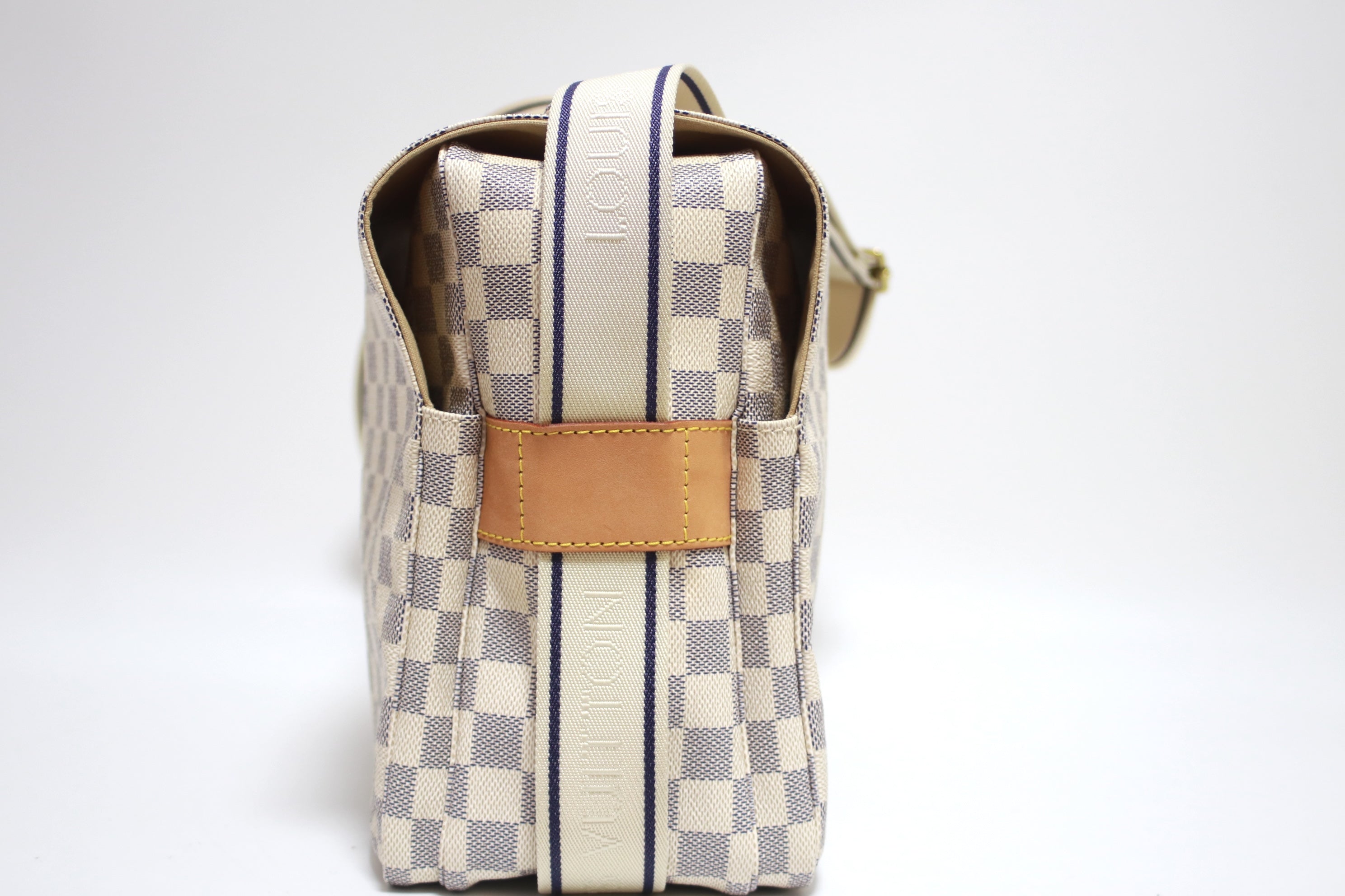 Louis Vuitton Naviglio Damier Azur Messenger Bag Used