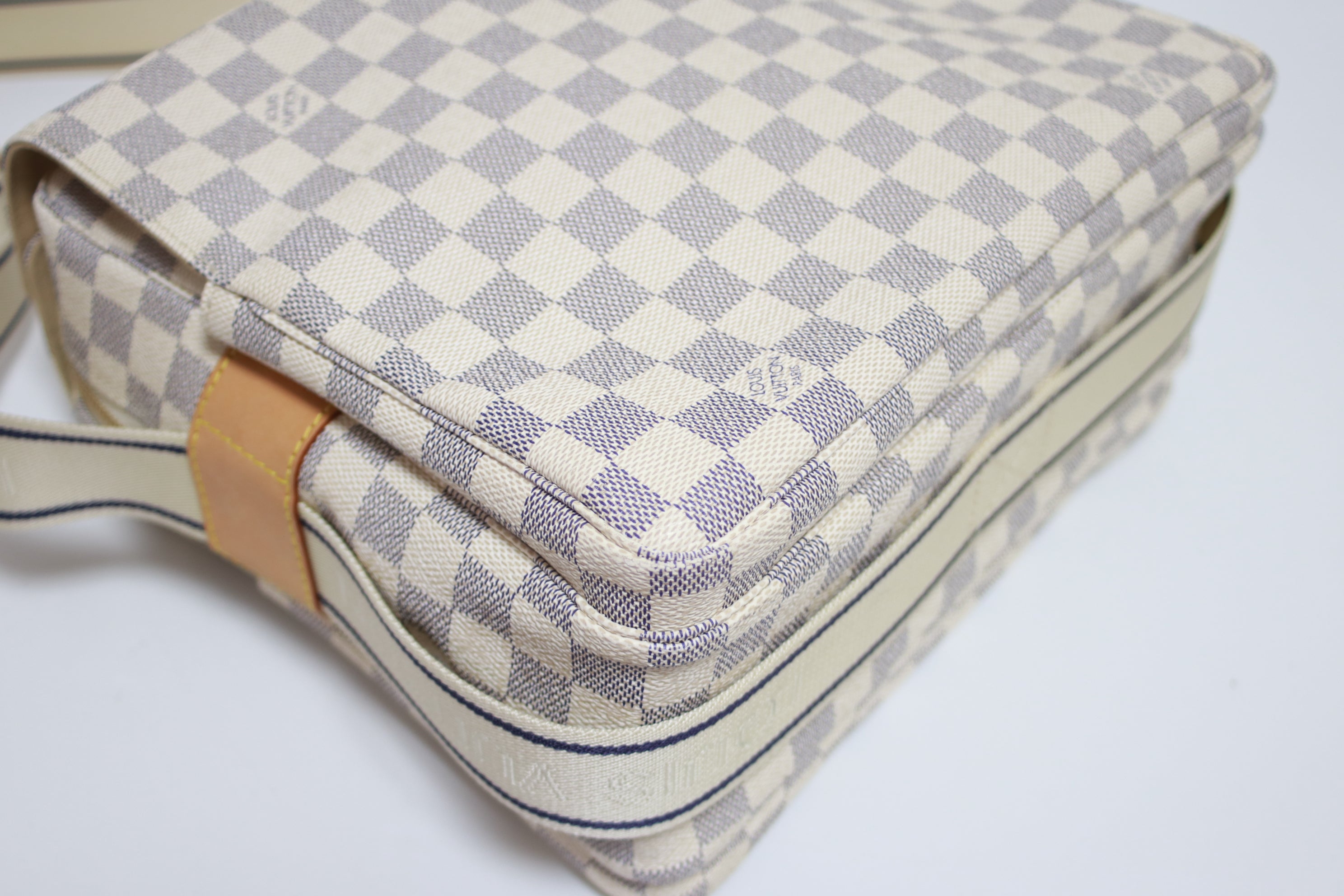Louis Vuitton Naviglio Damier Azur Messenger Bag Used