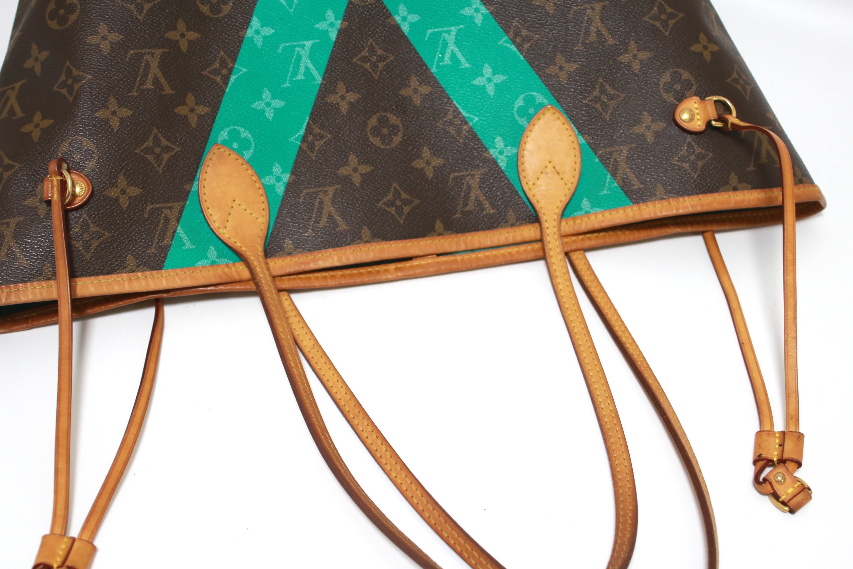 Louis Vuitton Limited Edition Neverfull MM V Turquoise Shoulder Bag Used