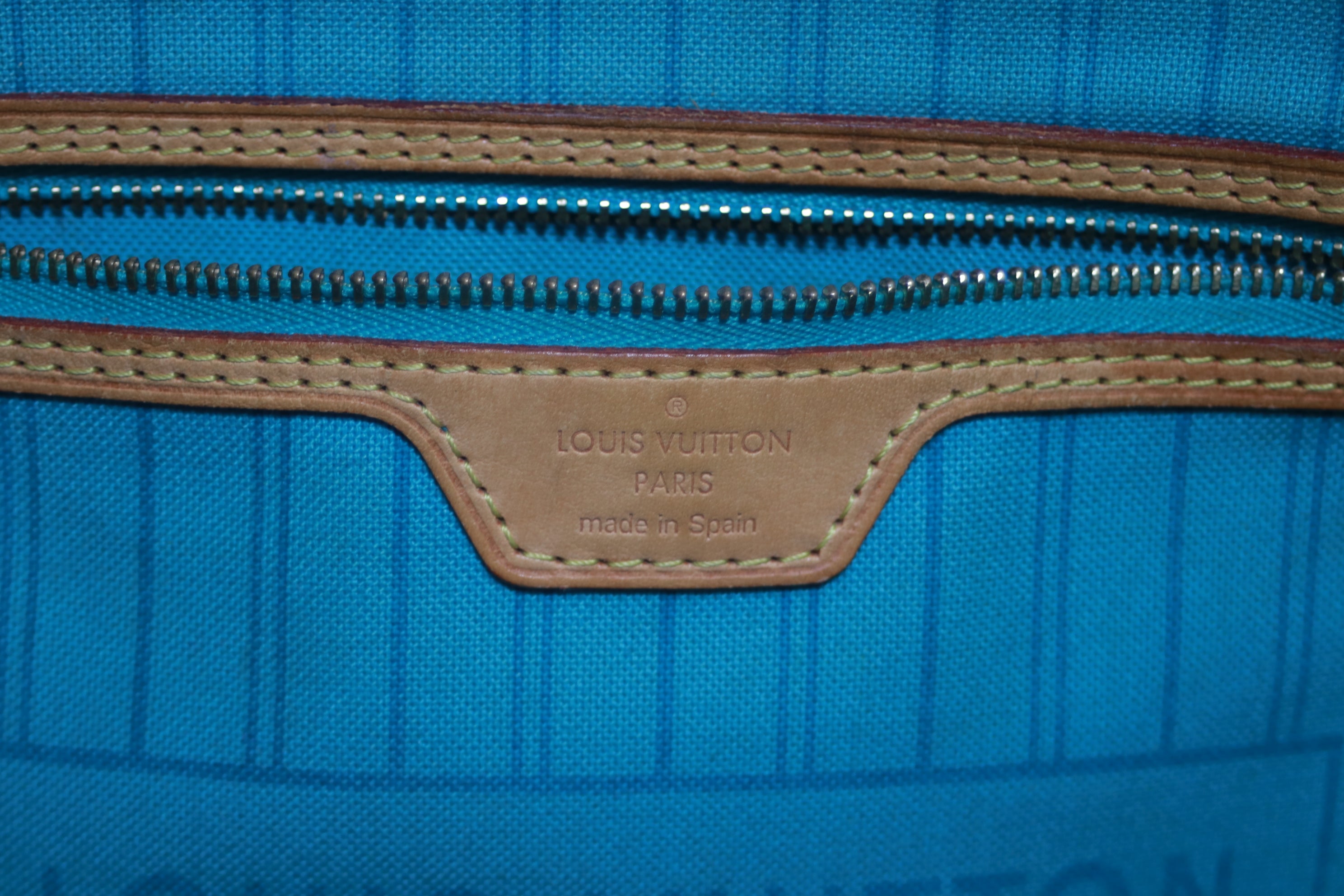 Louis Vuitton Limited Edition Neverfull MM V Turquoise Shoulder Bag Used