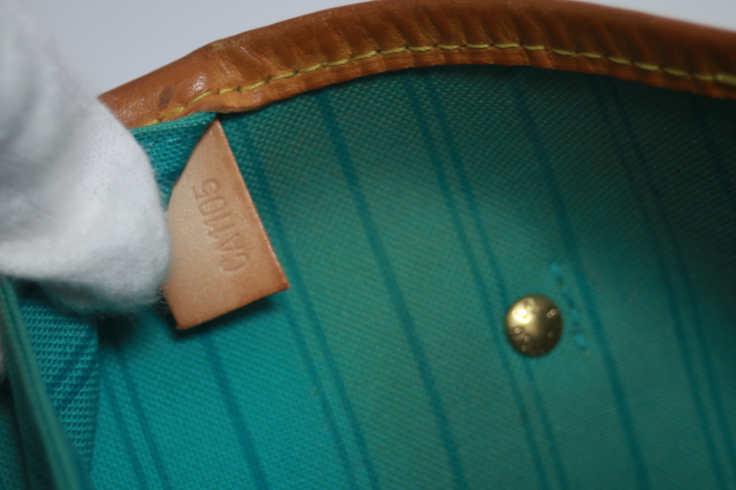 Louis Vuitton Limited Edition Neverfull MM V Turquoise Shoulder Bag Used
