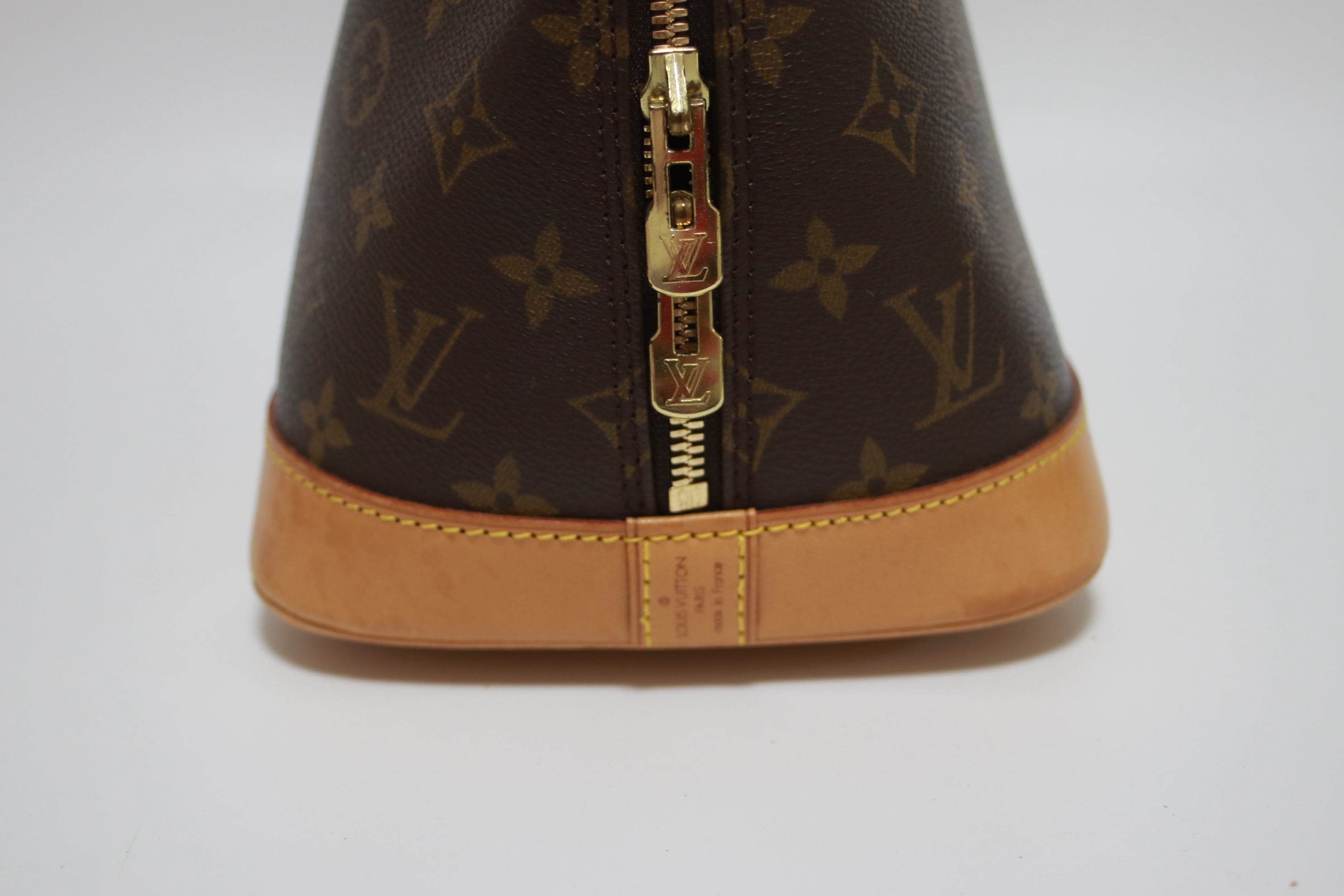 Louis Vuitton Alma PM Handbag Used