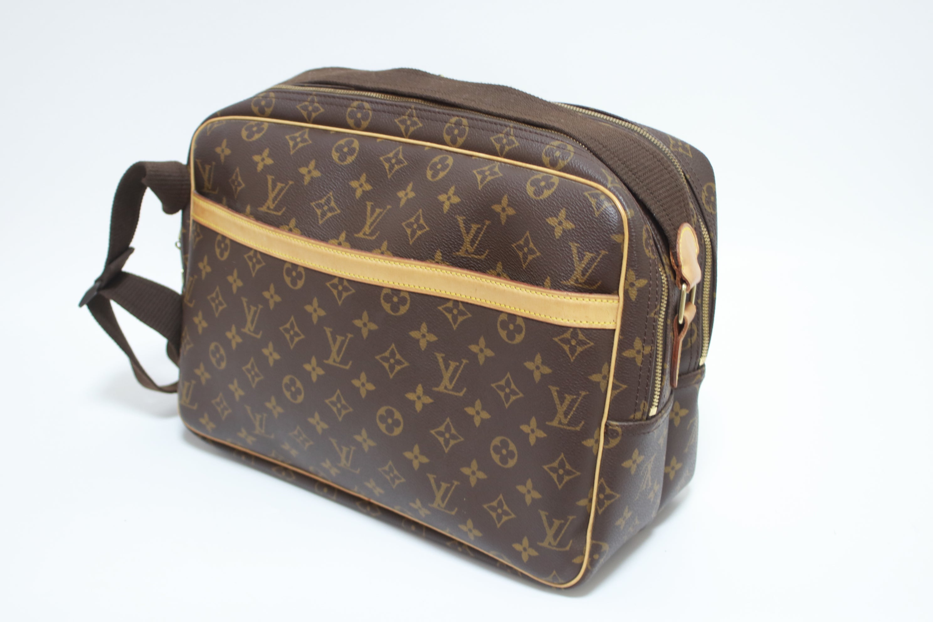 Louis Vuitton Reporter GM Messenger Bag Used