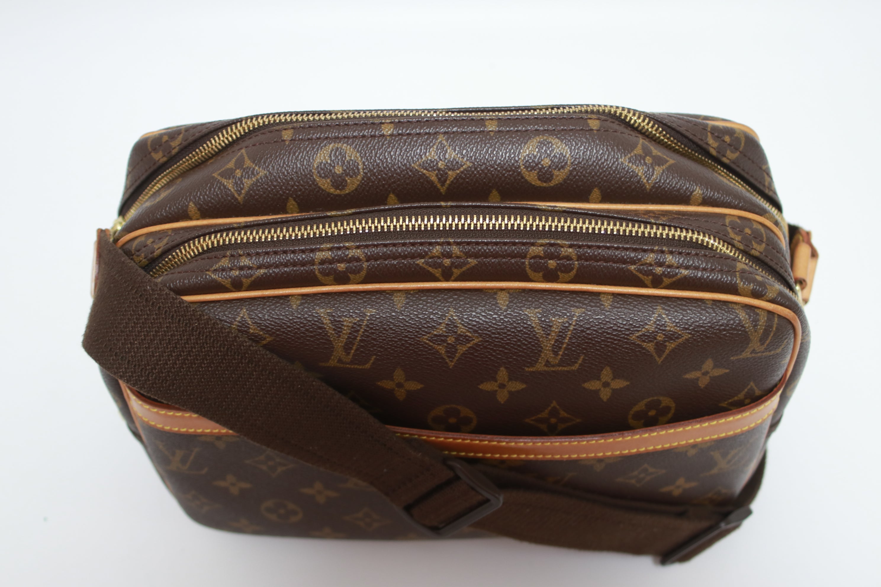 Louis Vuitton Reporter PM Messenger Bag Used