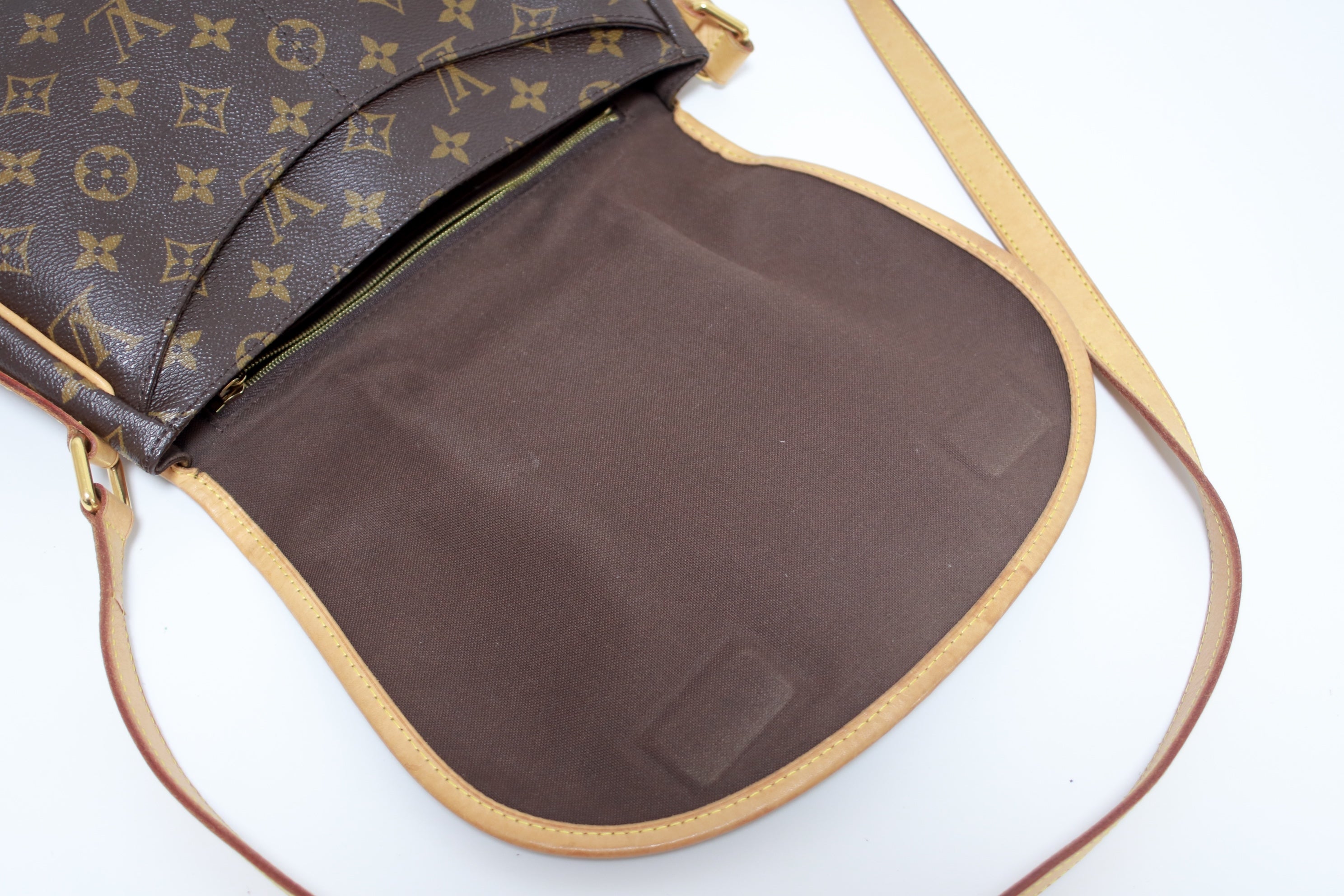 Louis Vuitton Menimontant PM Shoulder Bag