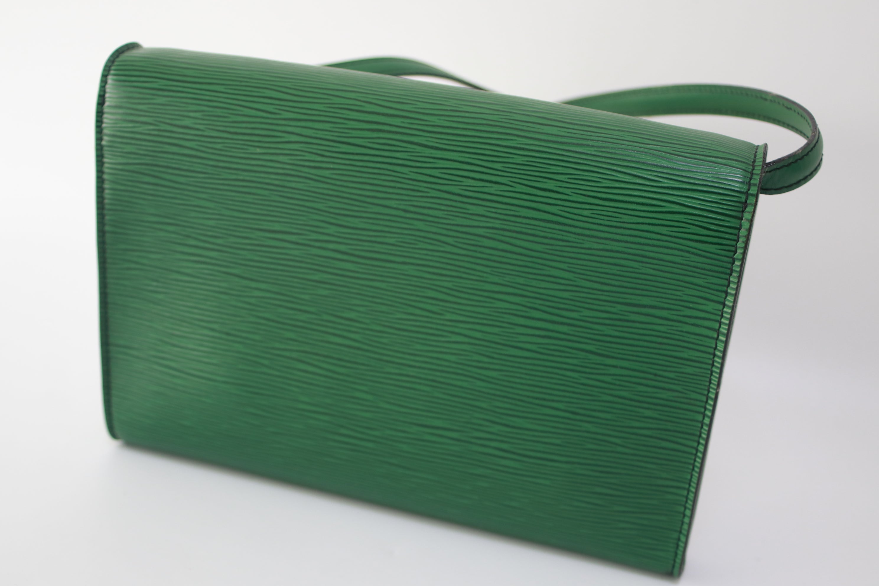 Borsa a tracolla Louis Vuitton Pochette Arche Epi verde usata