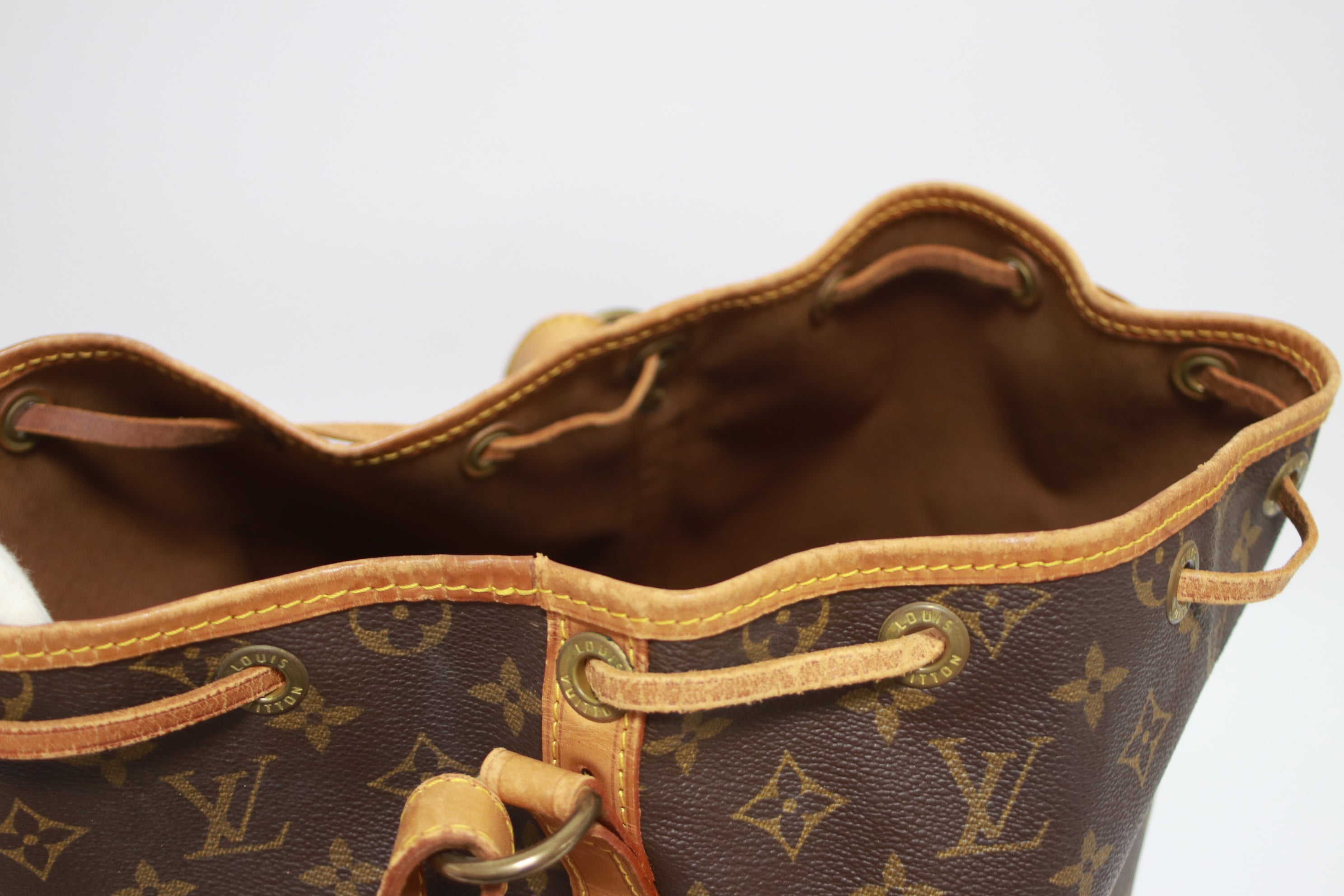 Borsa a secchiello Louis Vuitton Noe GM usata
