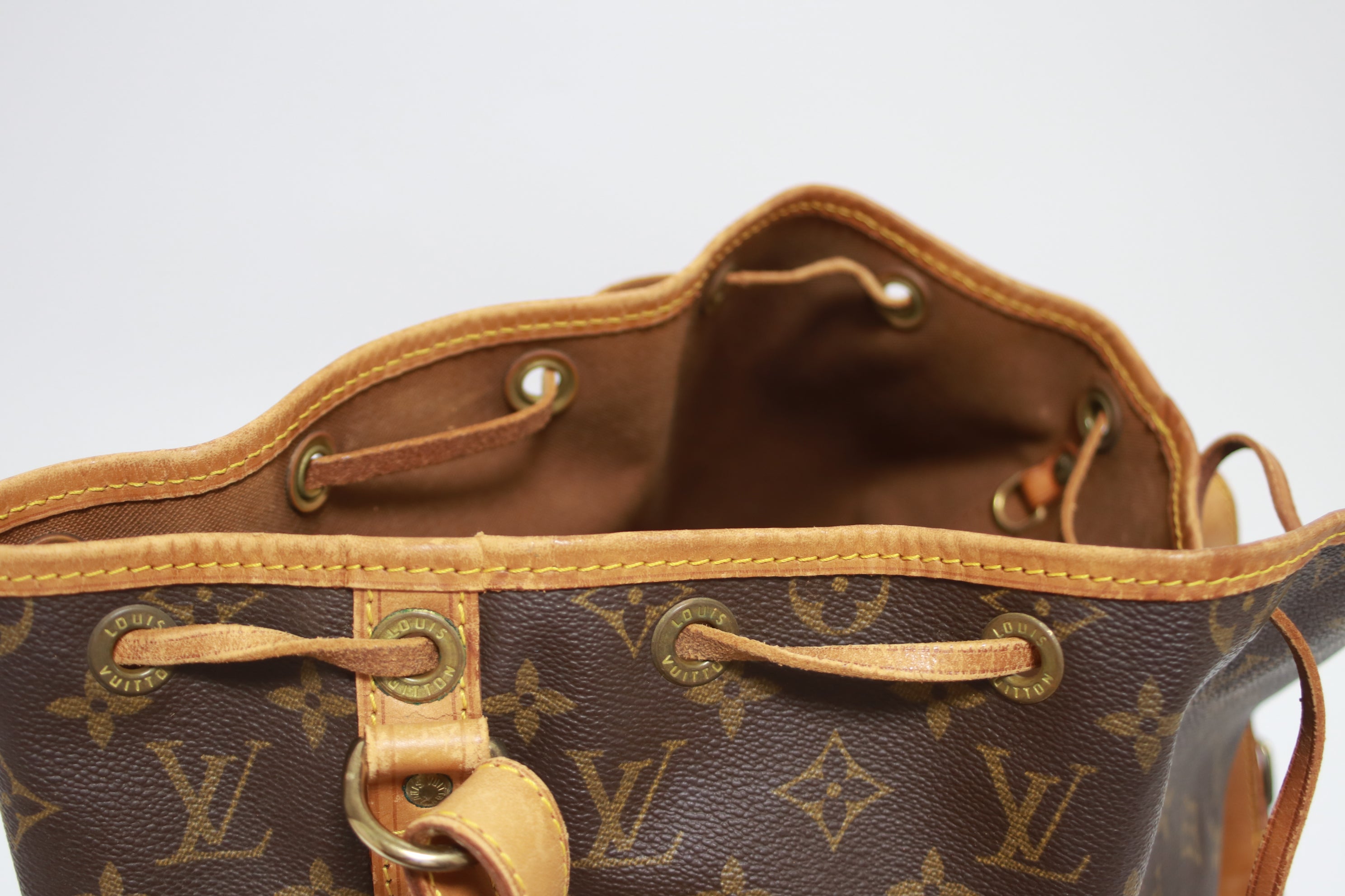 Borsa a secchiello Louis Vuitton Noe GM usata