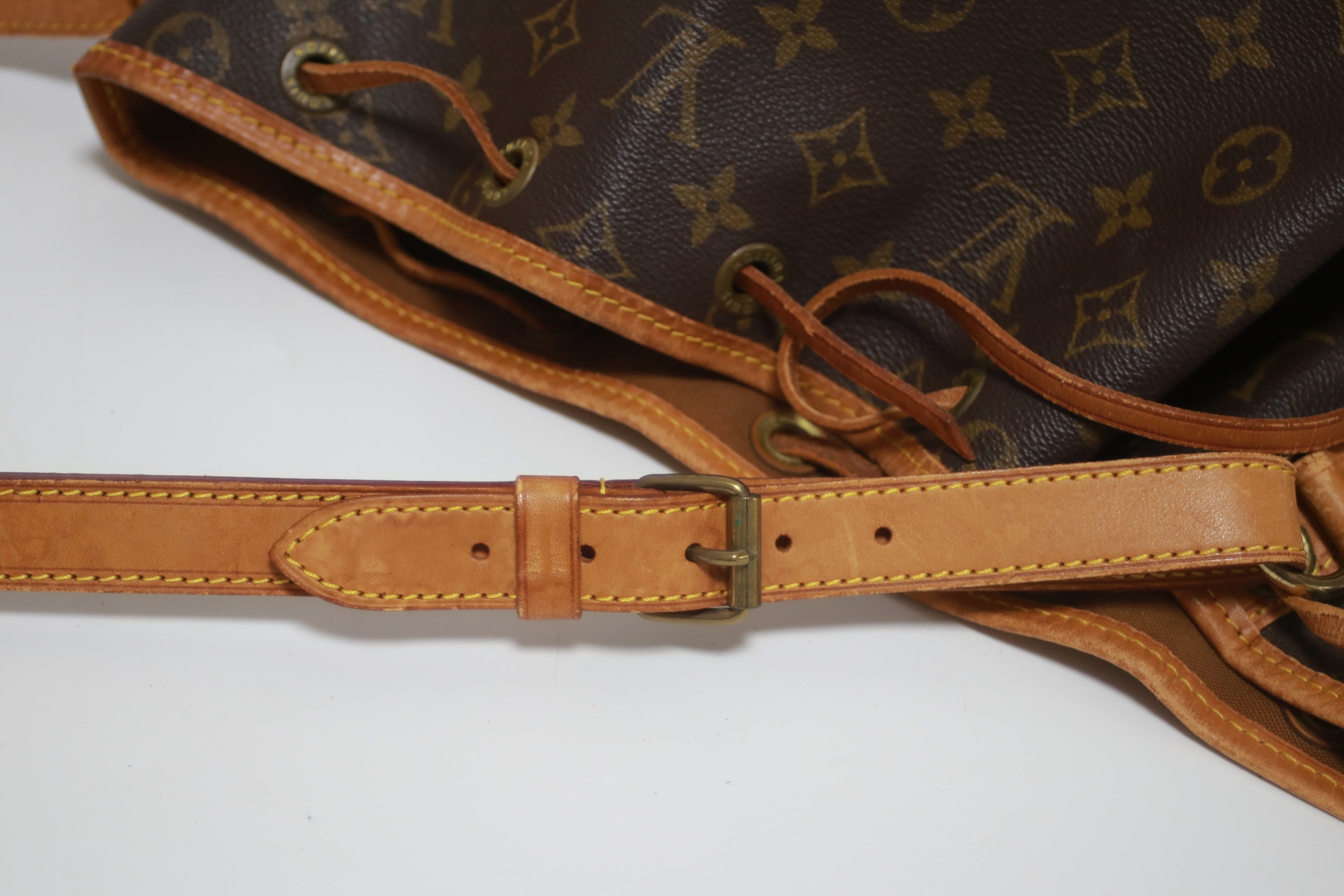 Borsa a secchiello Louis Vuitton Noe GM usata
