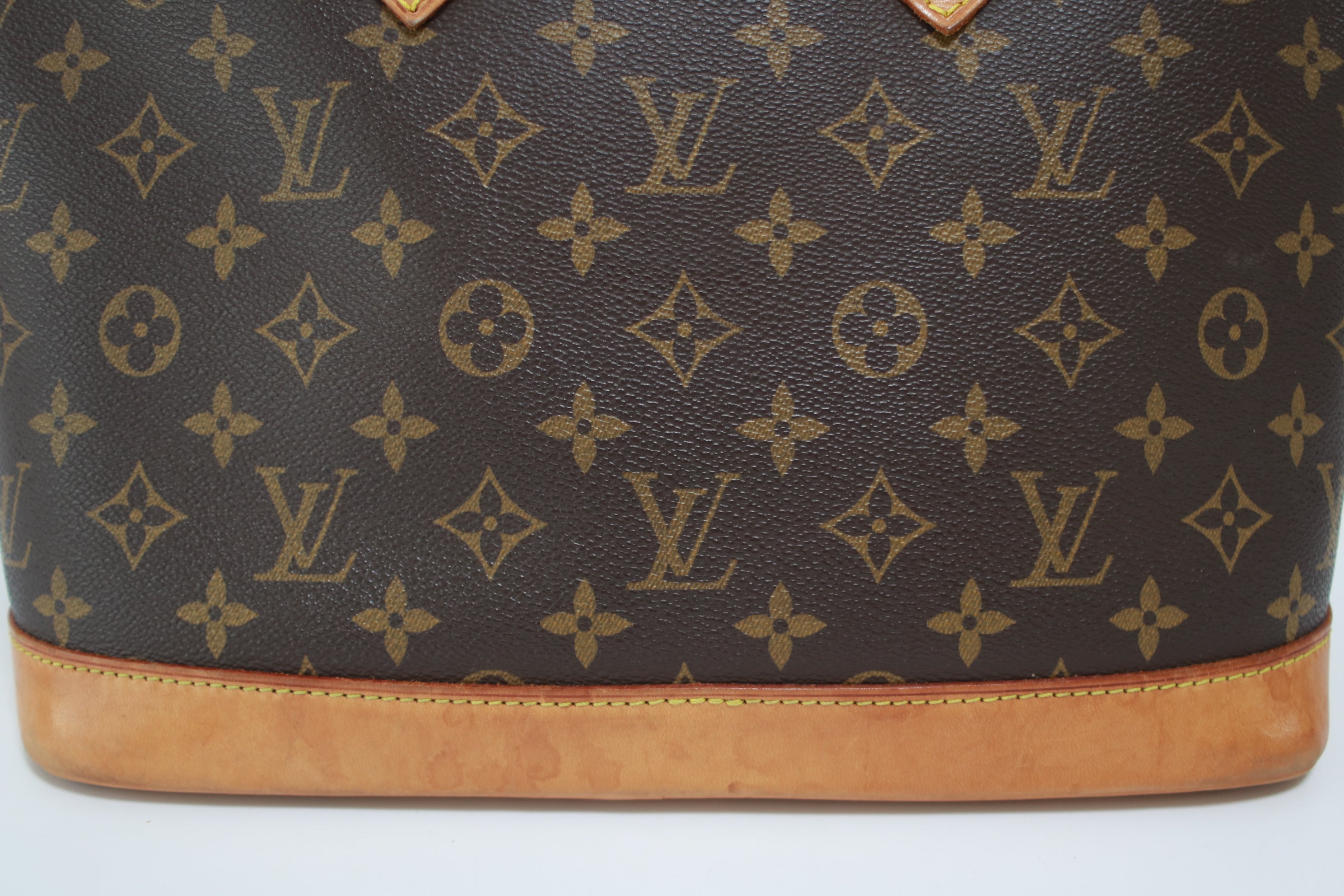 Louis Vuitton Alma PM Handbag Used