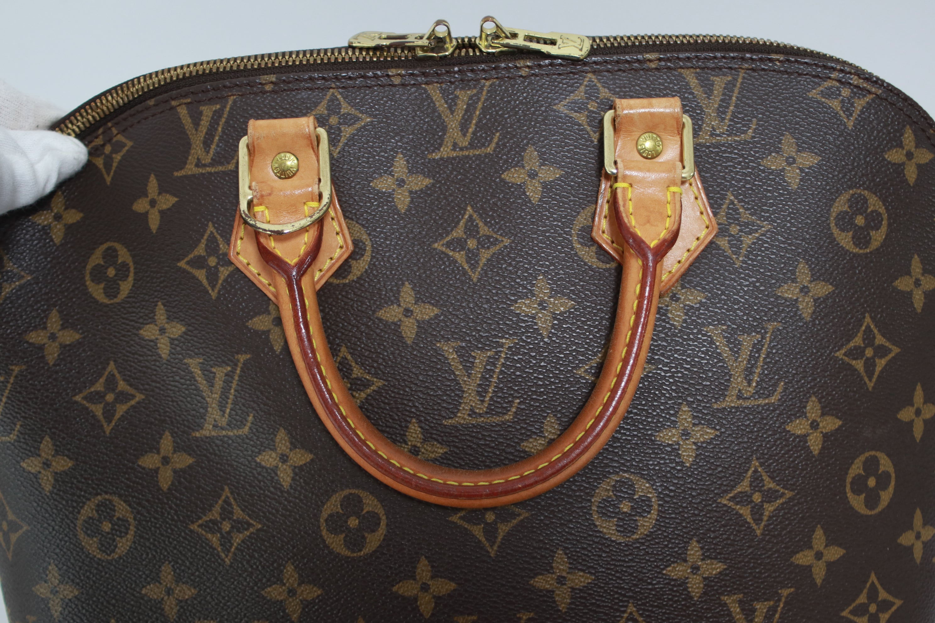 Louis Vuitton Alma PM Handbag Used